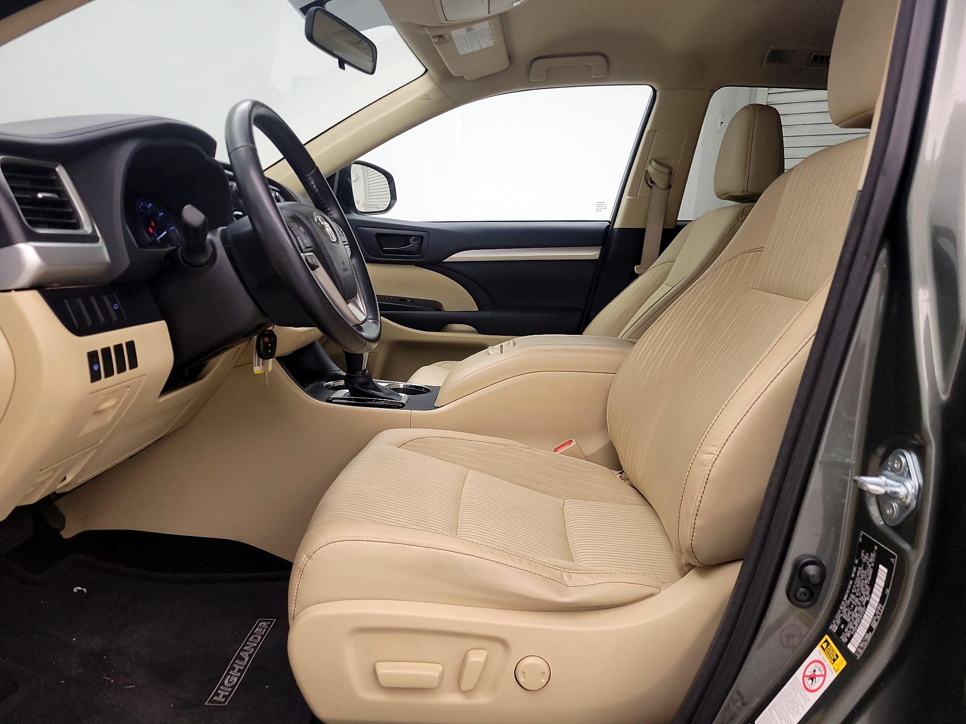 Thumbnail: 2014 Toyota Highlander - 11