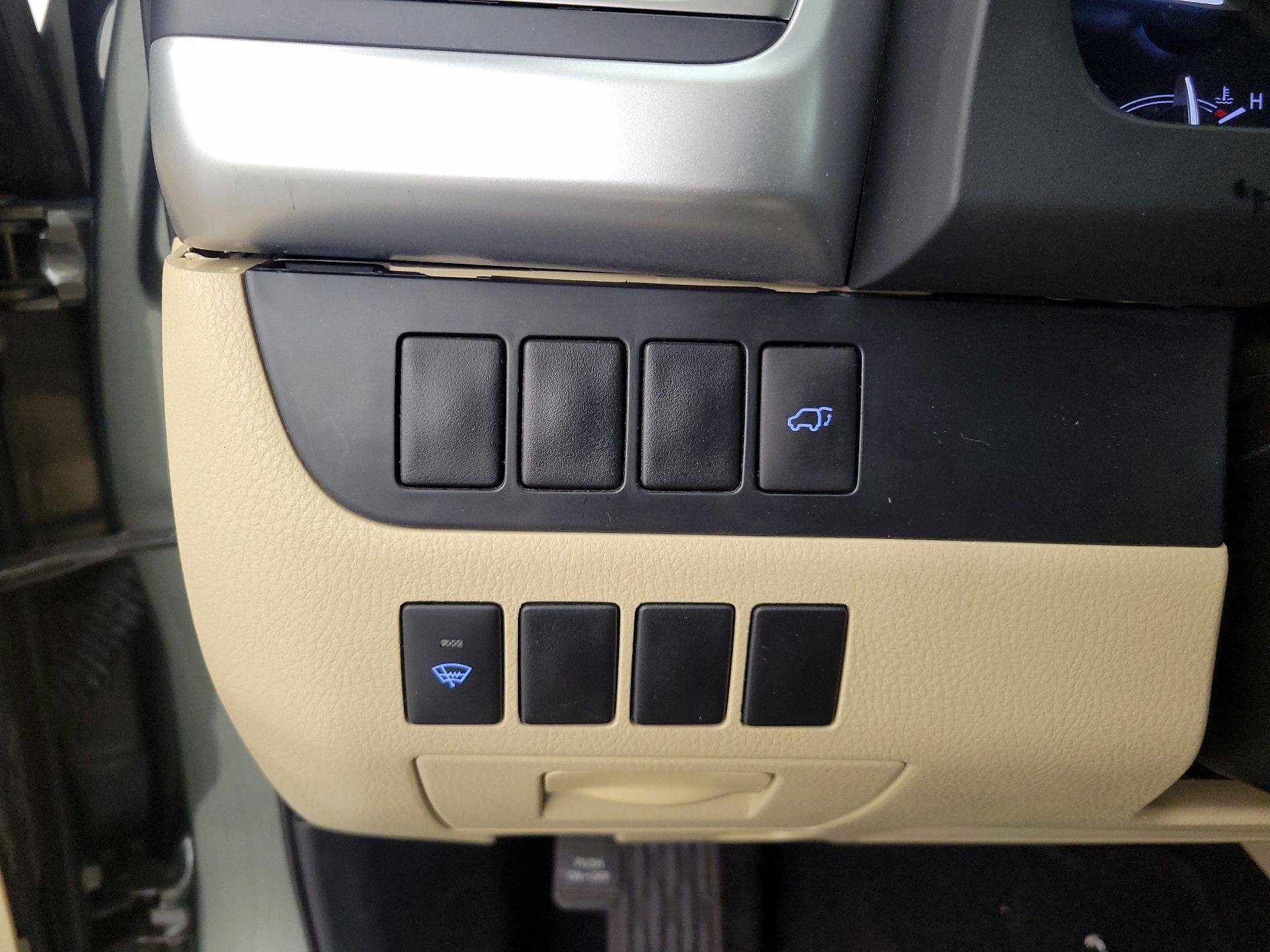 Thumbnail: 2014 Toyota Highlander - 13