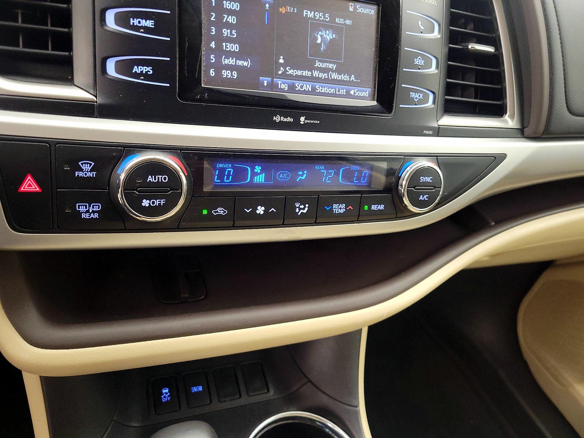 Thumbnail: 2014 Toyota Highlander - 16