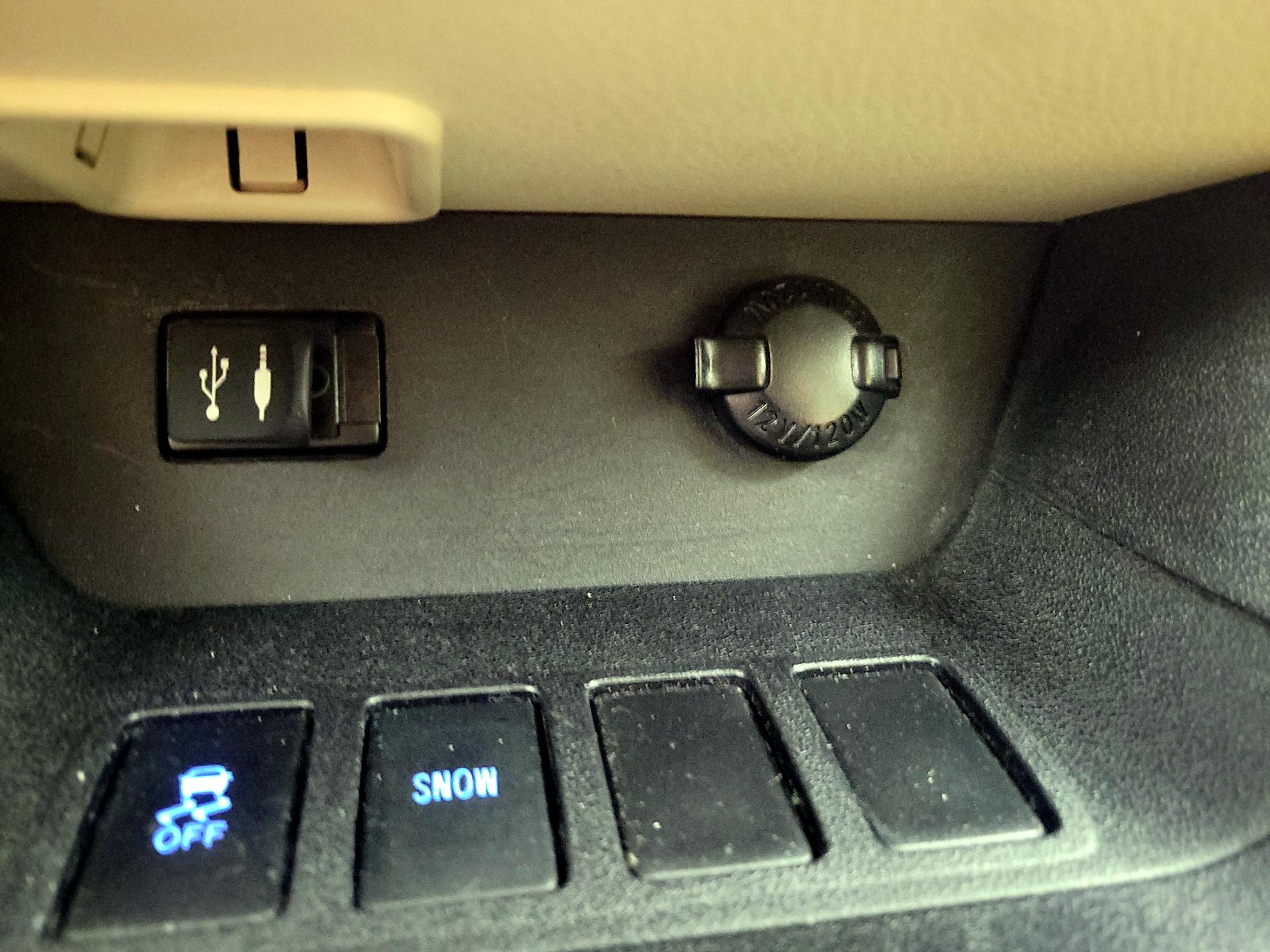 Thumbnail: 2014 Toyota Highlander - 18