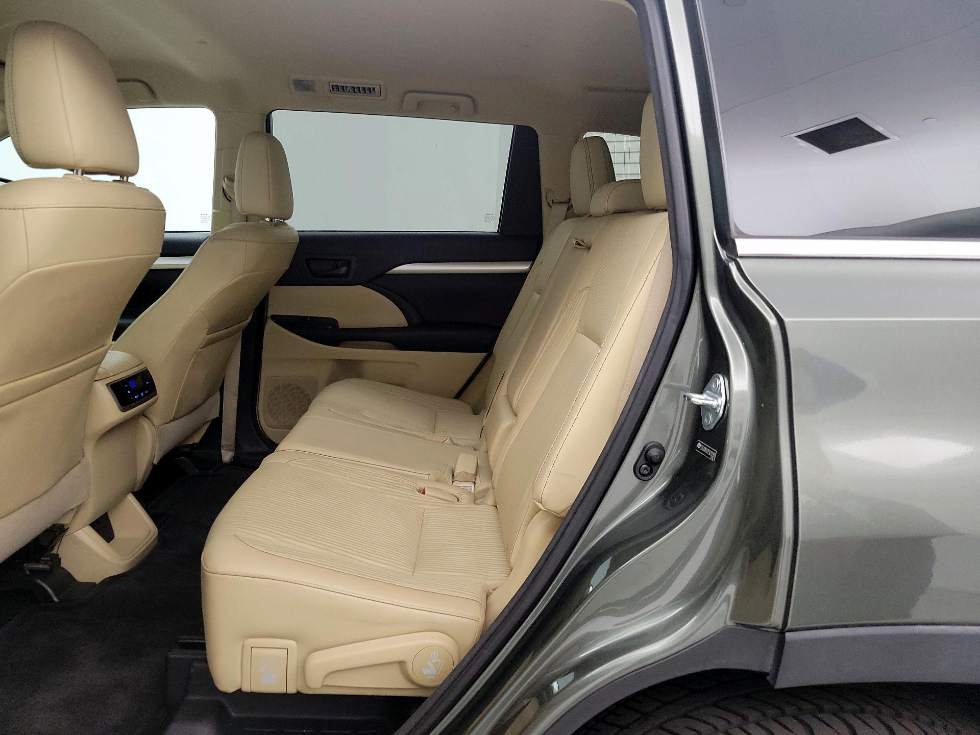 Thumbnail: 2014 Toyota Highlander - 19