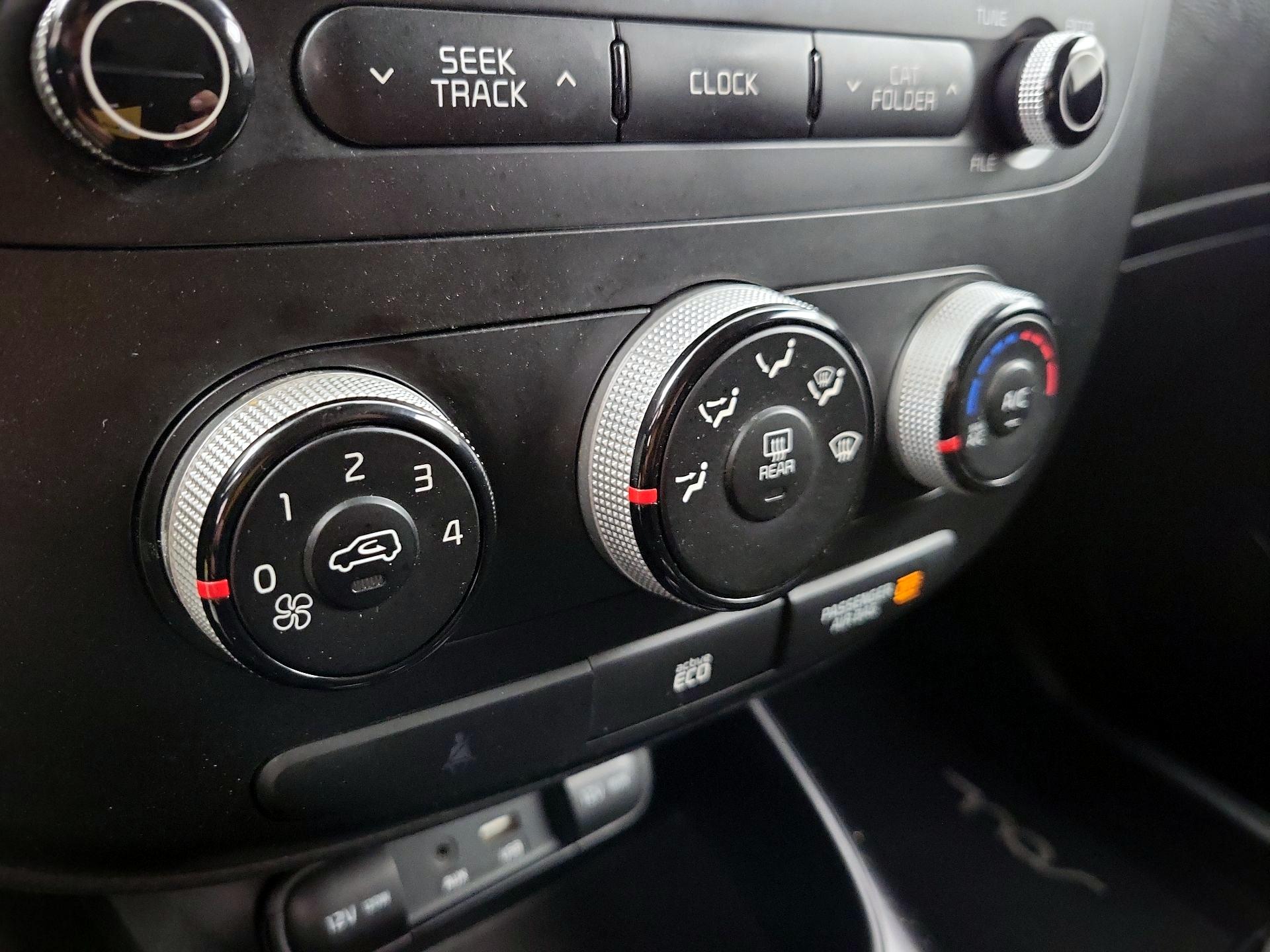 Thumbnail: 2016 Kia Soul - 16
