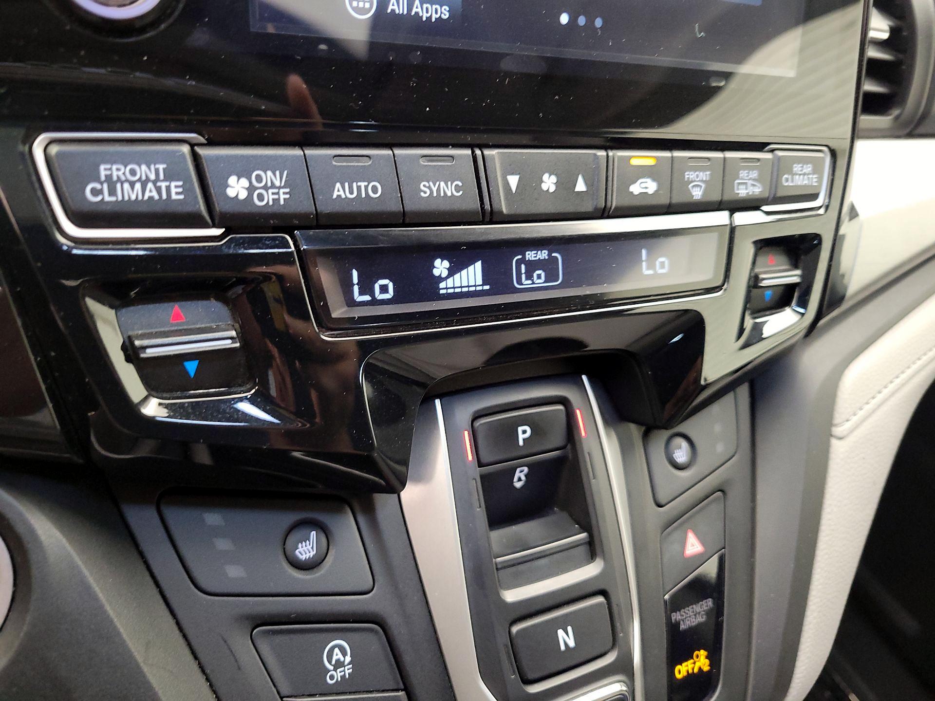 Thumbnail: 2020 Honda Odyssey - 16