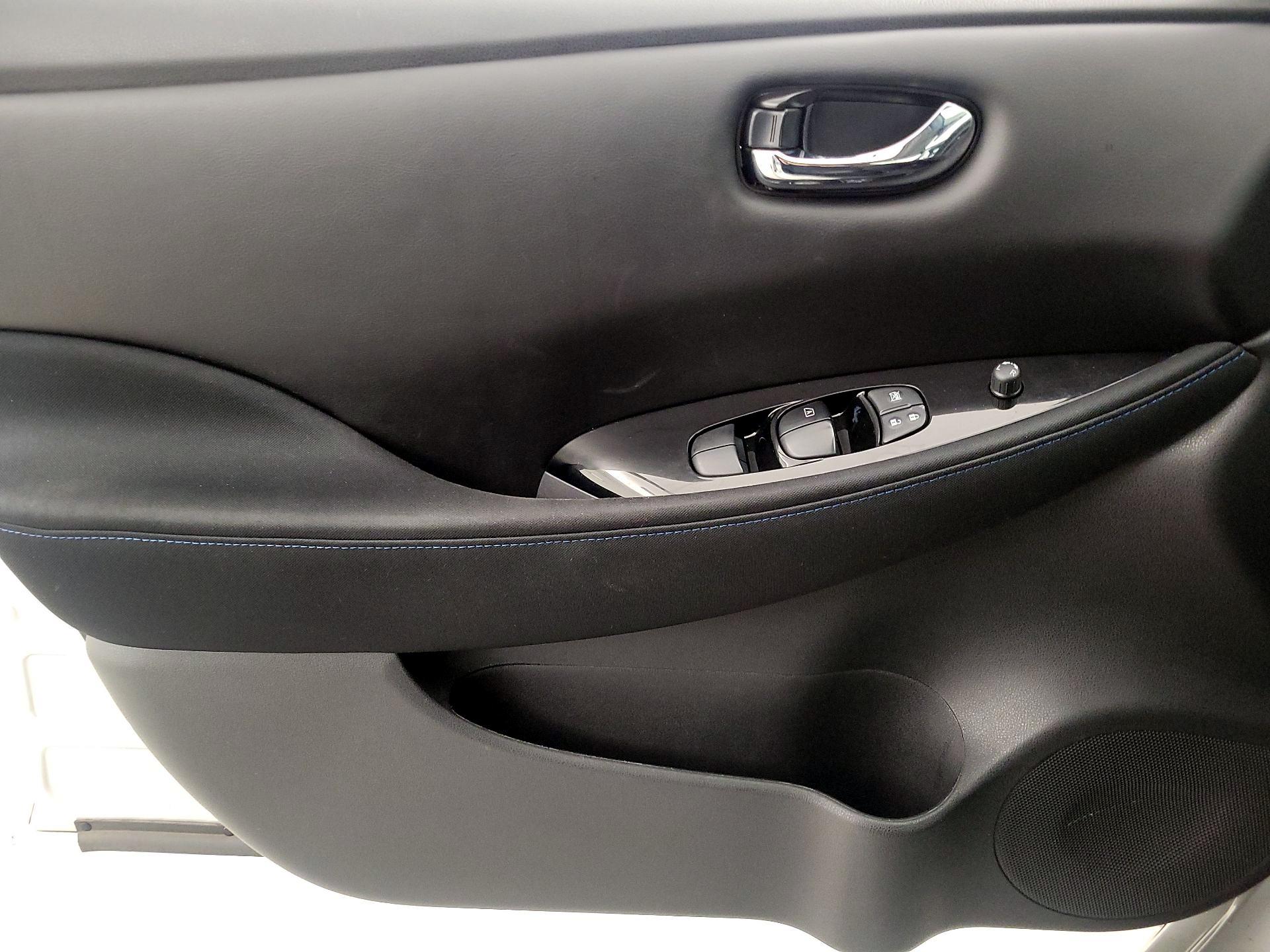 Thumbnail: 2019 Nissan Leaf - 12