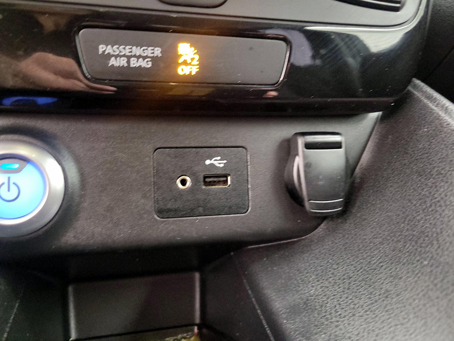 Thumbnail: 2019 Nissan Leaf - 19
