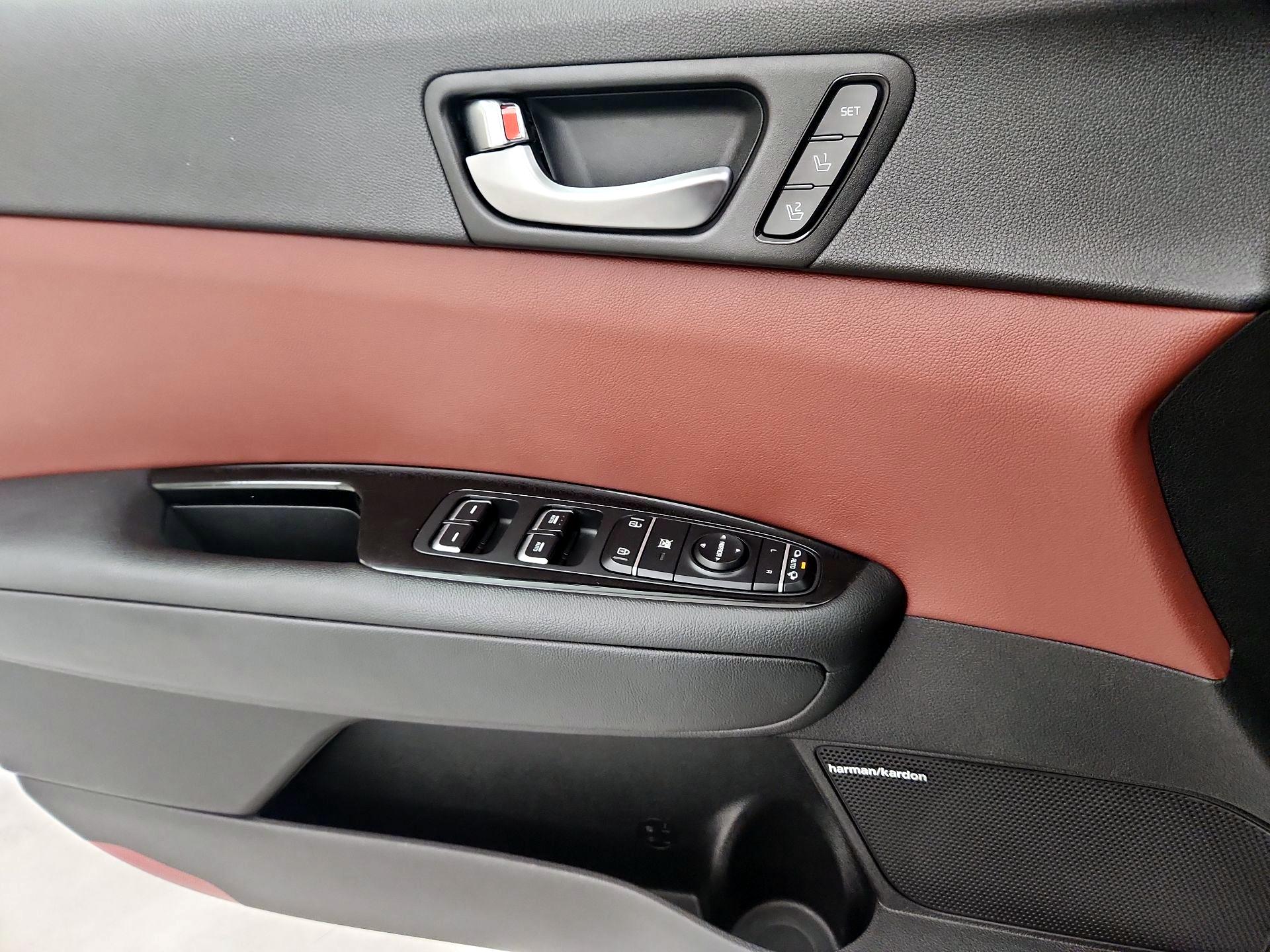 Thumbnail: 2016 Kia Optima - 12