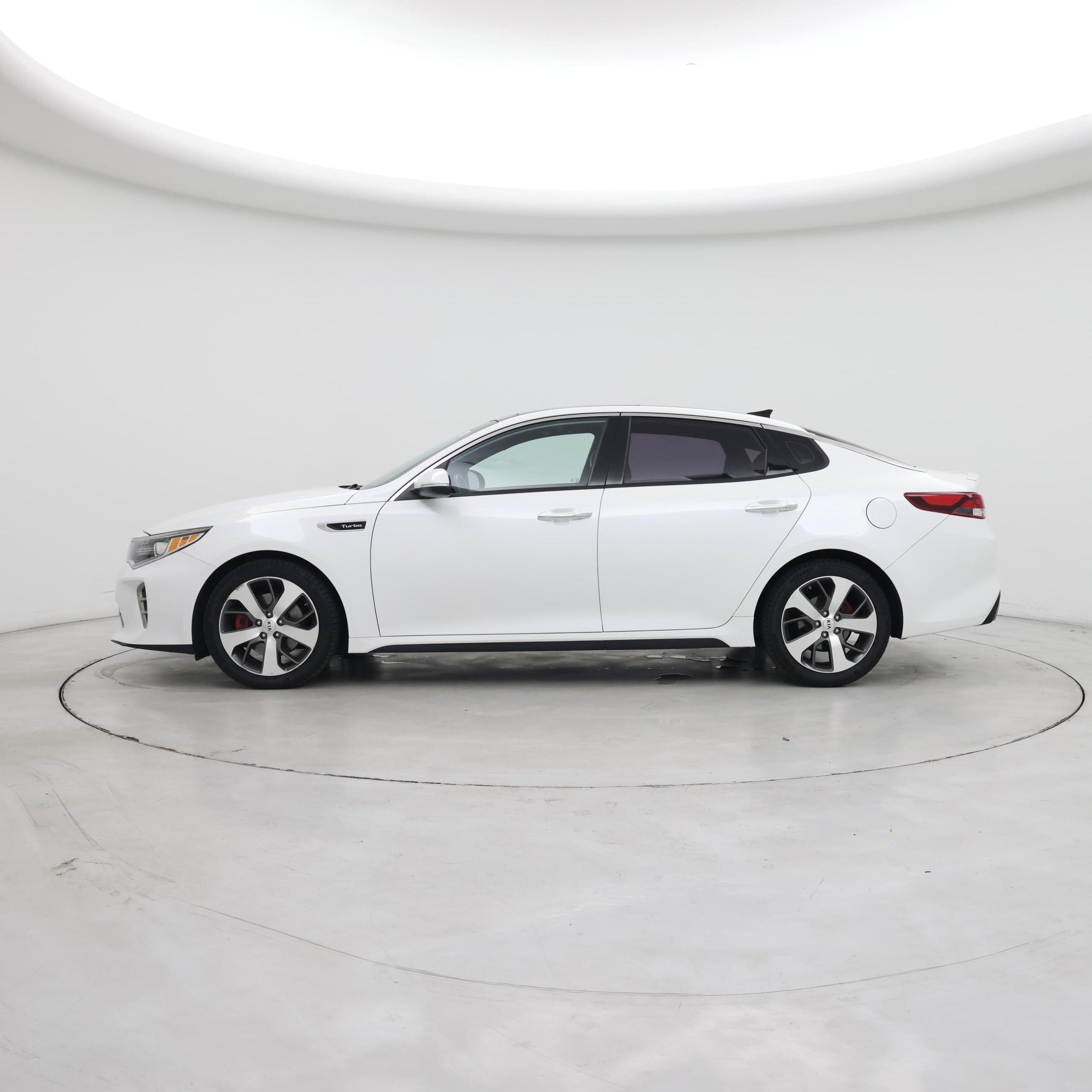 Thumbnail: 2016 Kia Optima - 3