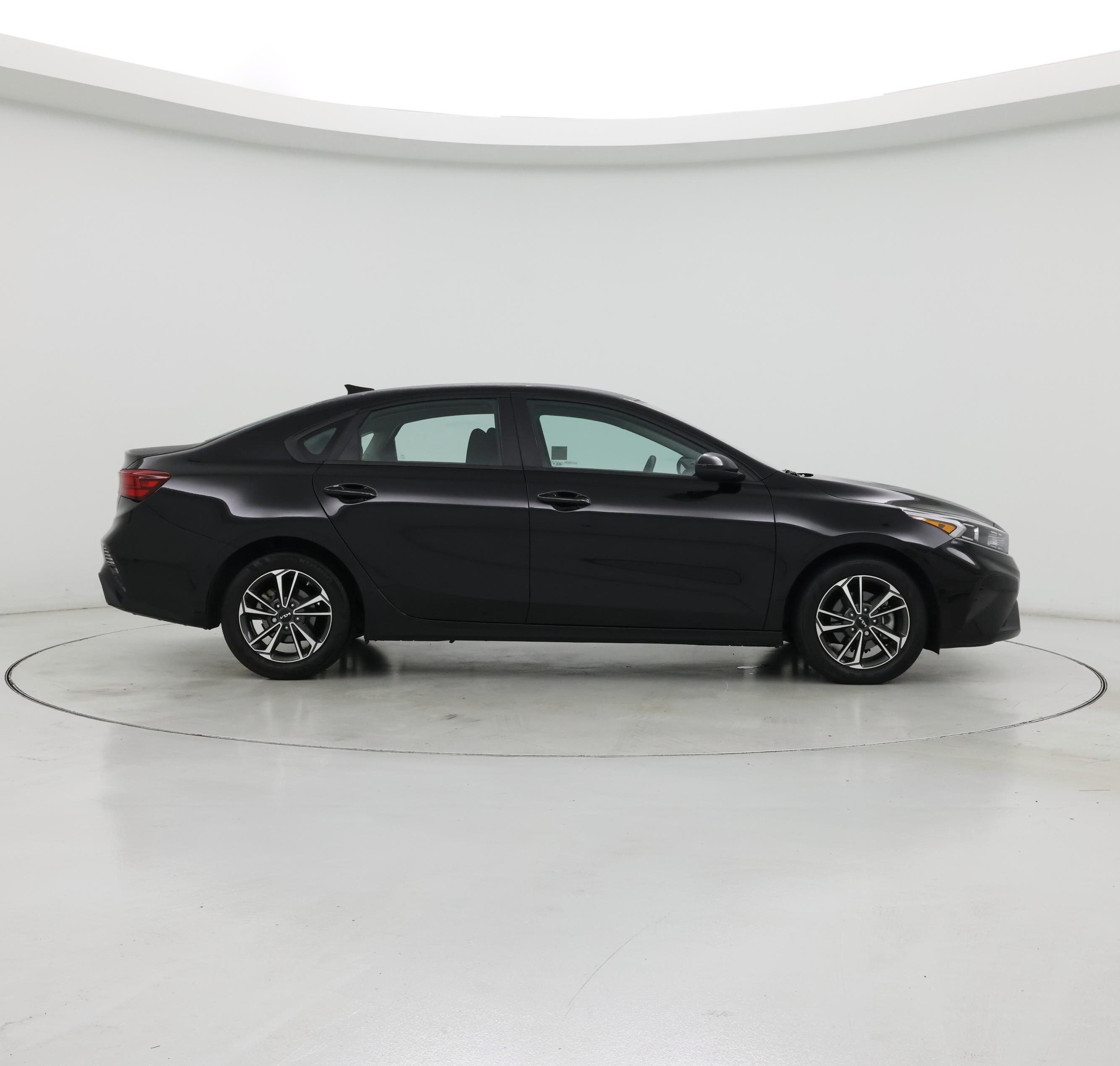 Thumbnail: 2023 Kia Forte - 7