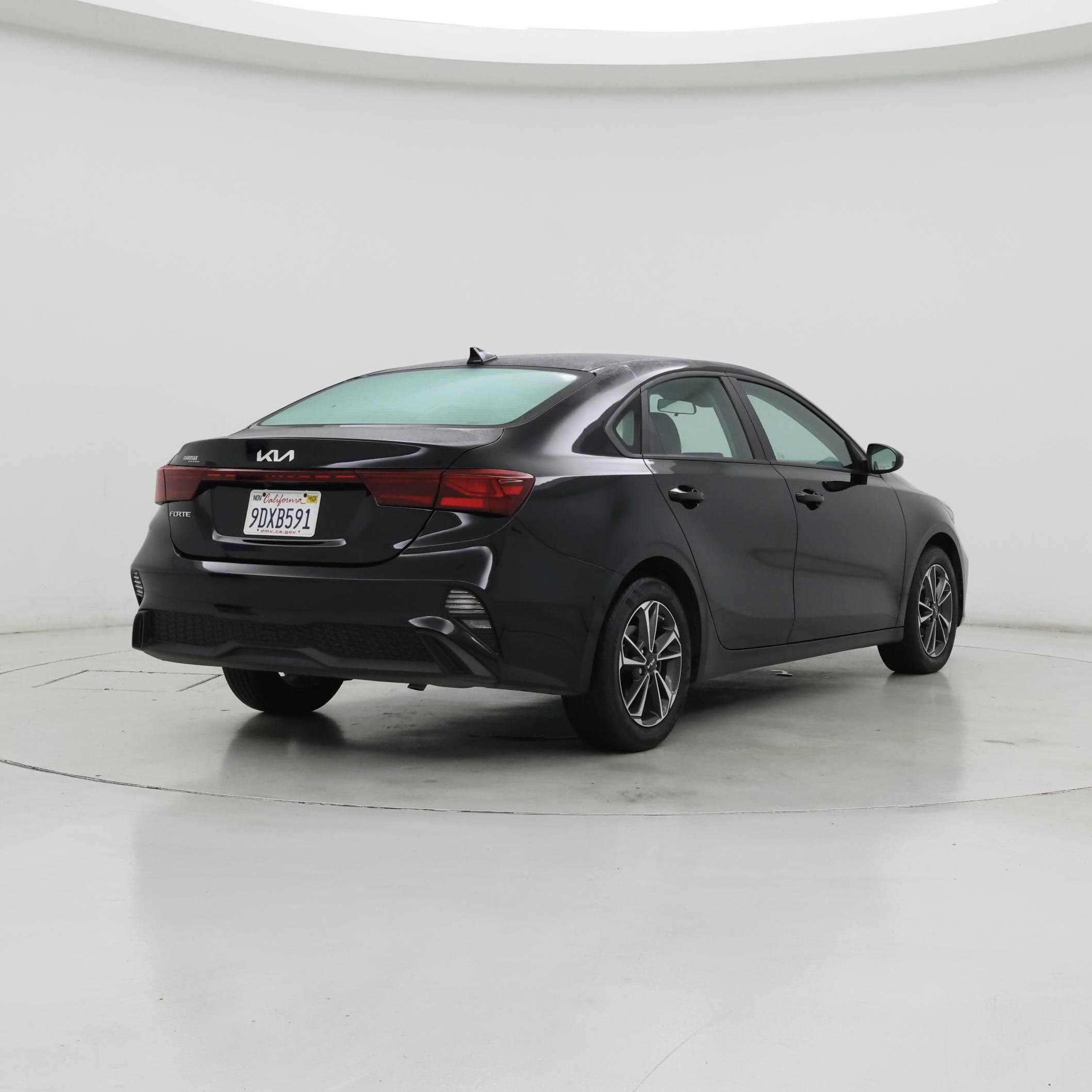 Thumbnail: 2023 Kia Forte - 8