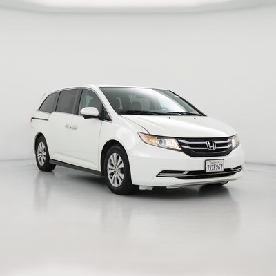 White 2016 Honda Odyssey SE