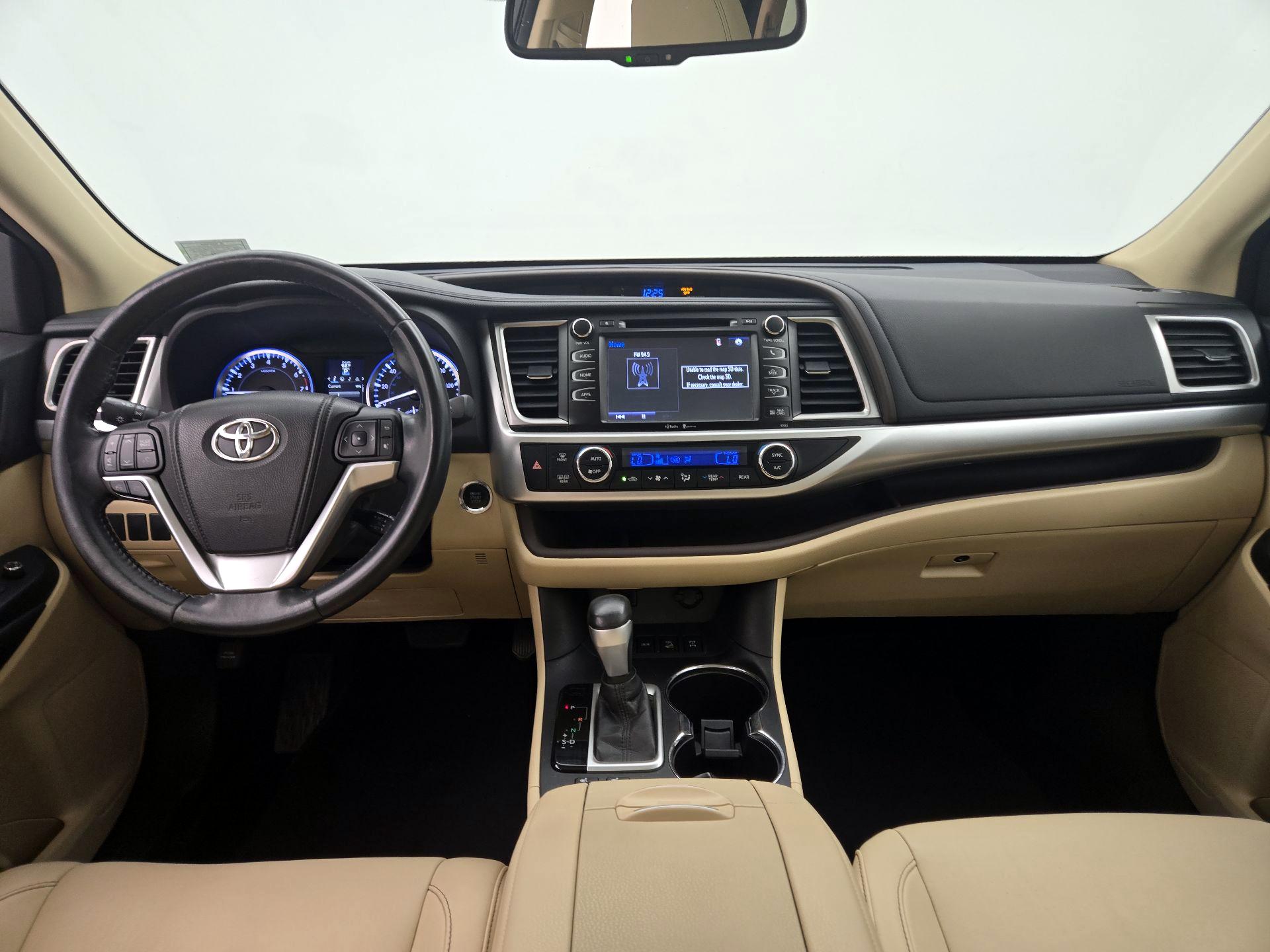 Thumbnail: 2015 Toyota Highlander - 9