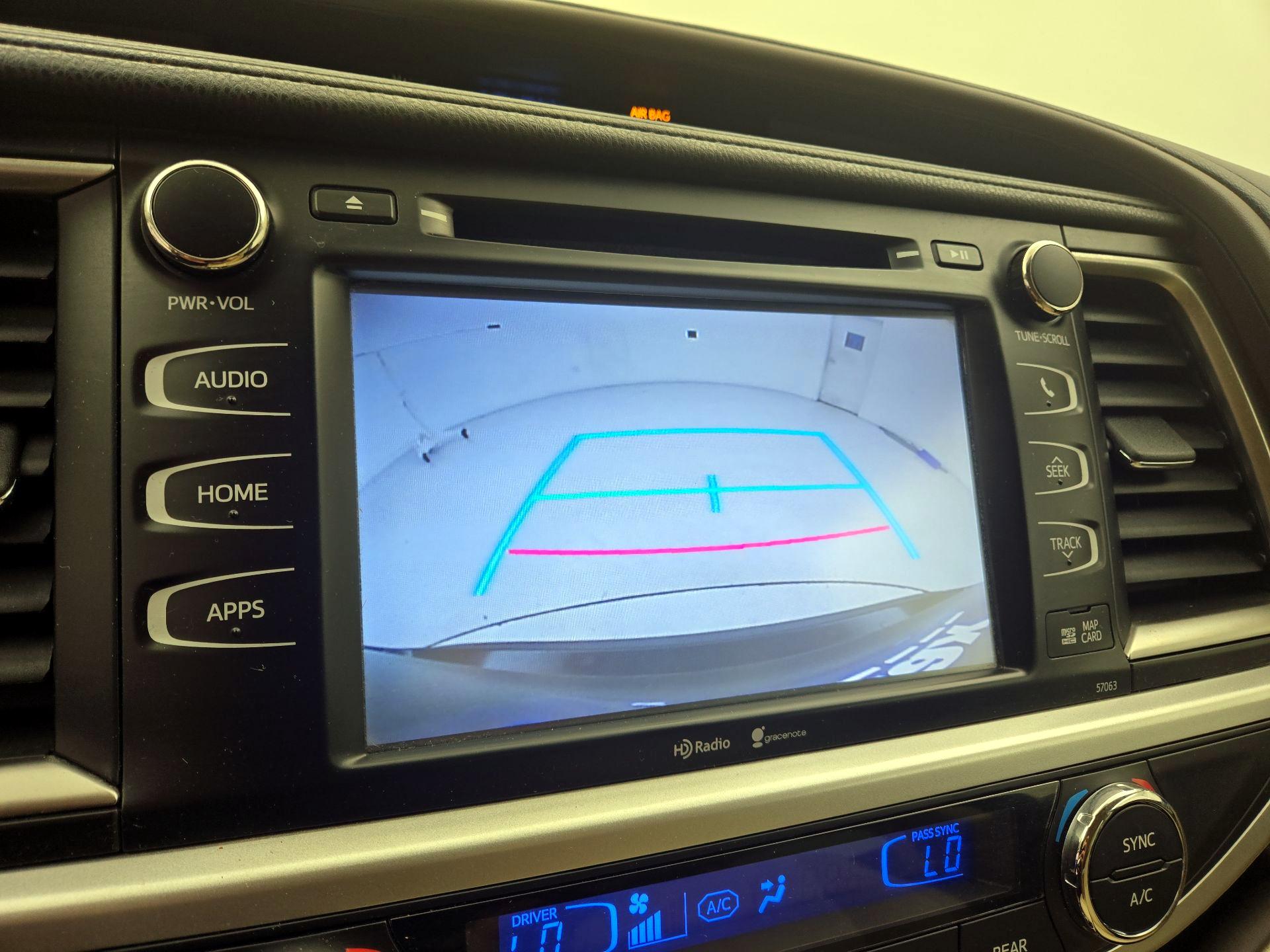 Thumbnail: 2015 Toyota Highlander - 15