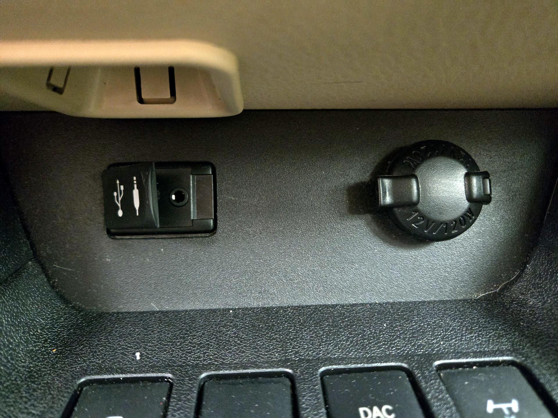 Thumbnail: 2015 Toyota Highlander - 19