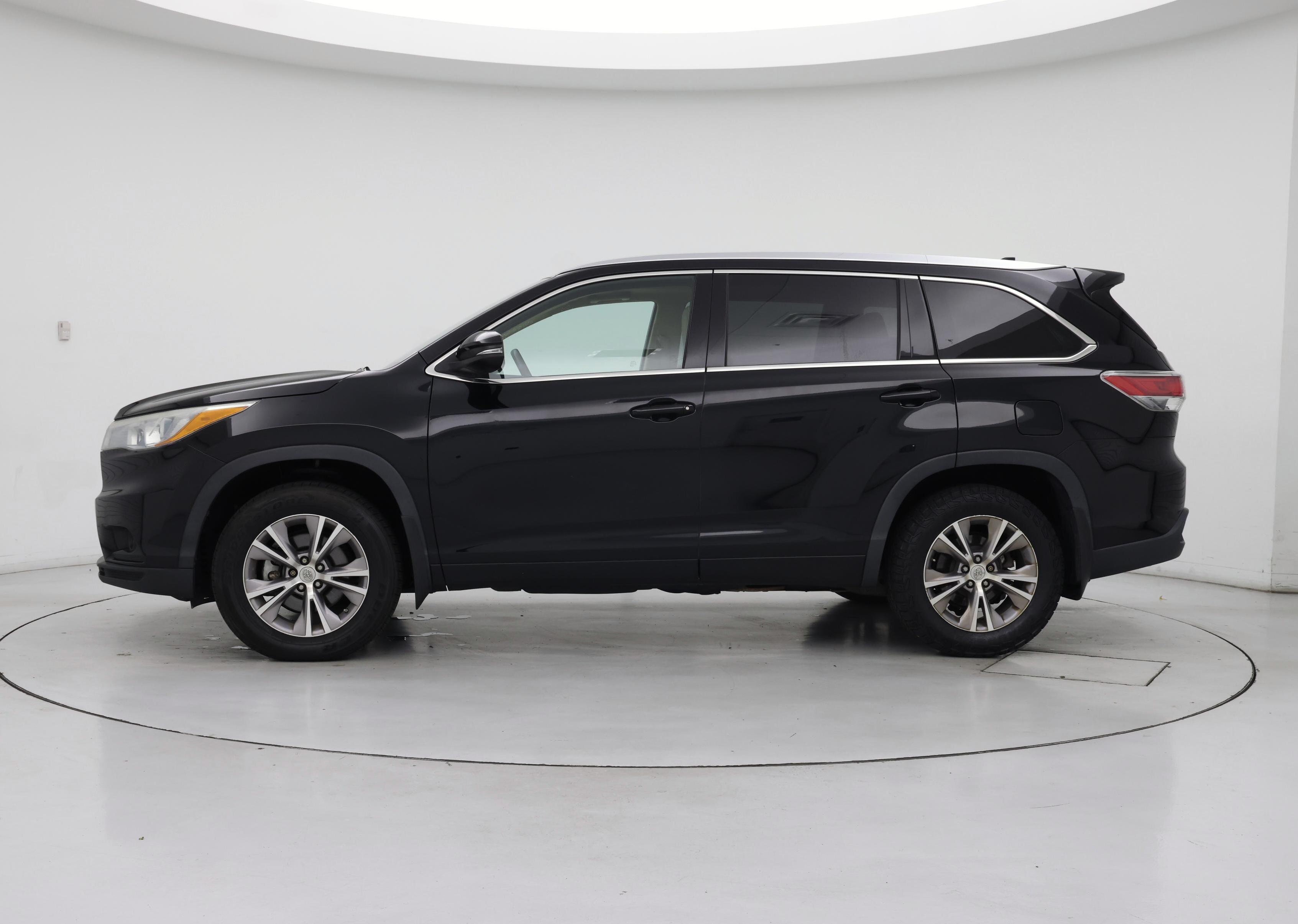 Thumbnail: 2015 Toyota Highlander - 3
