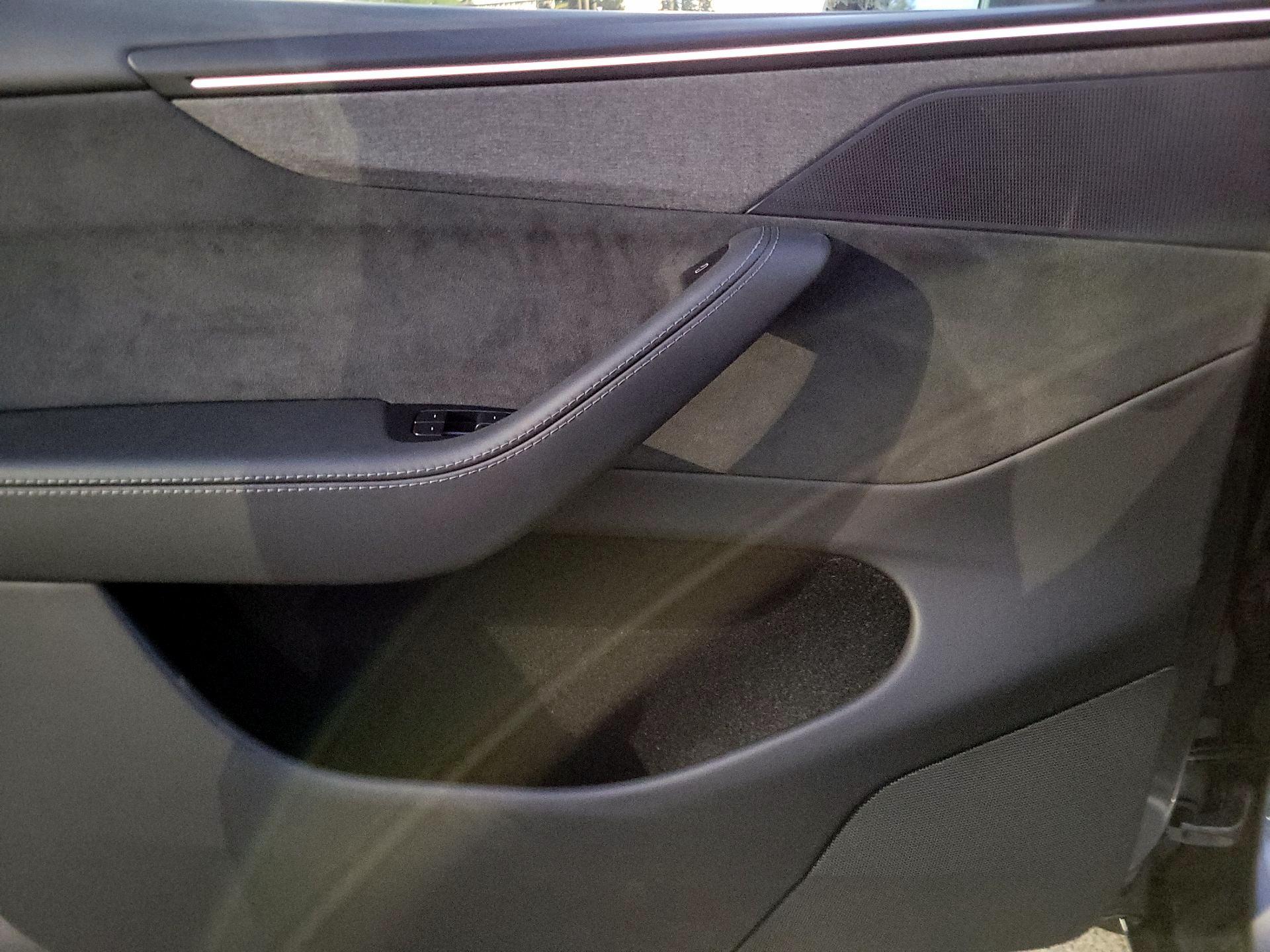 Thumbnail: 2026 Tesla Model Y - 10