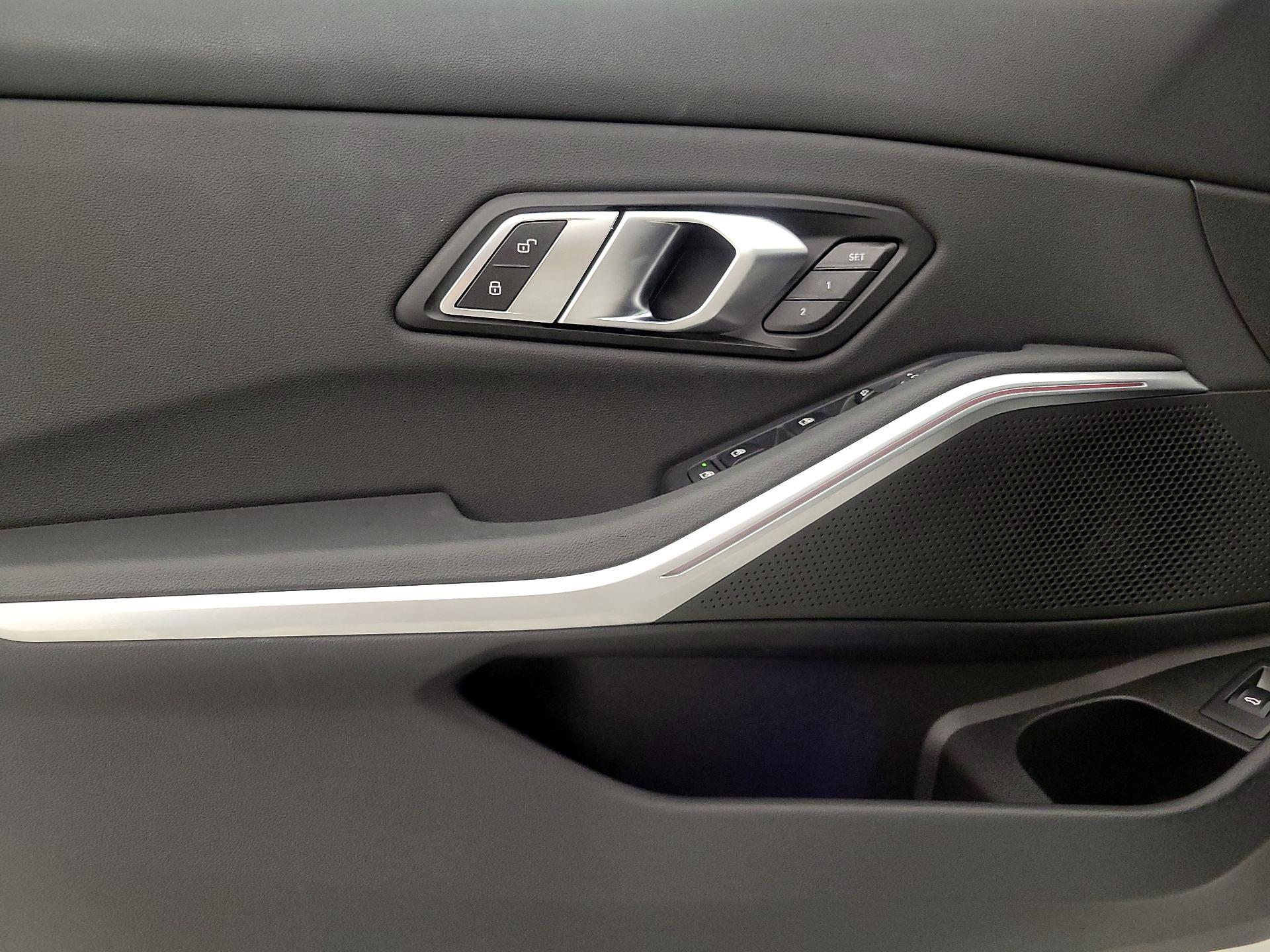 Thumbnail: 2021 BMW 3 Series - 12