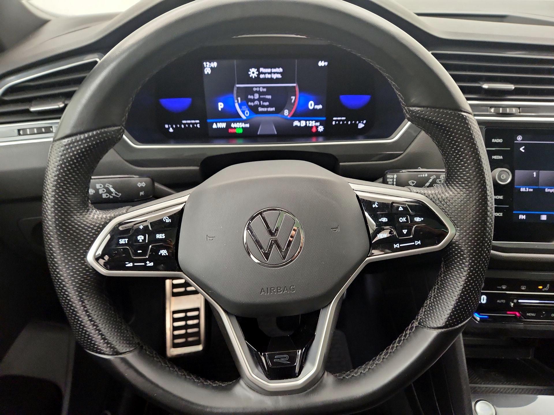 Thumbnail: 2023 Volkswagen Tiguan - 10