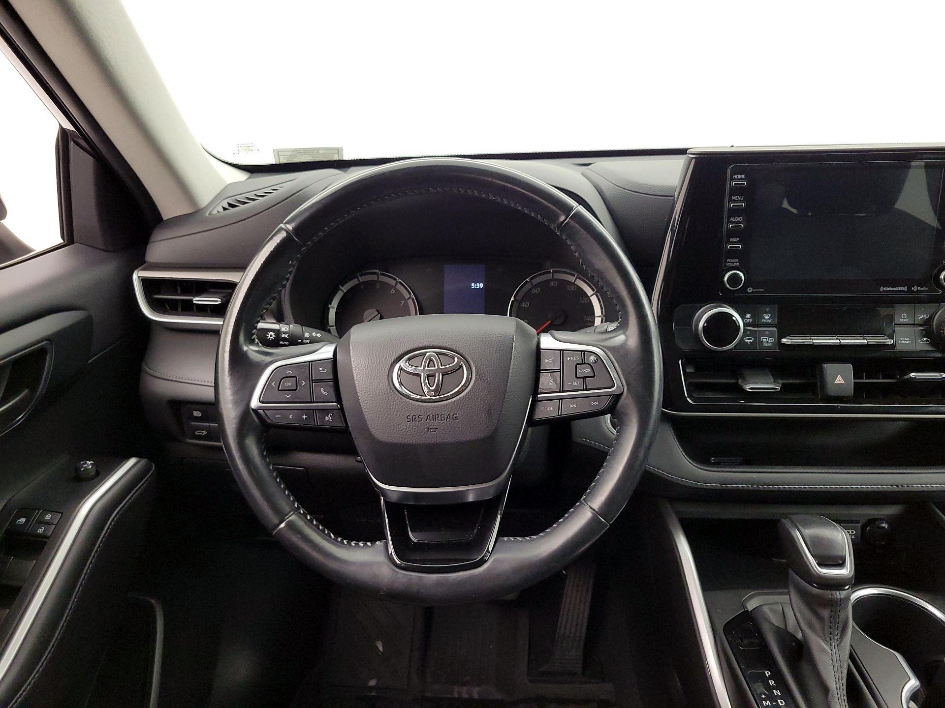 Thumbnail: 2021 Toyota Highlander - 10