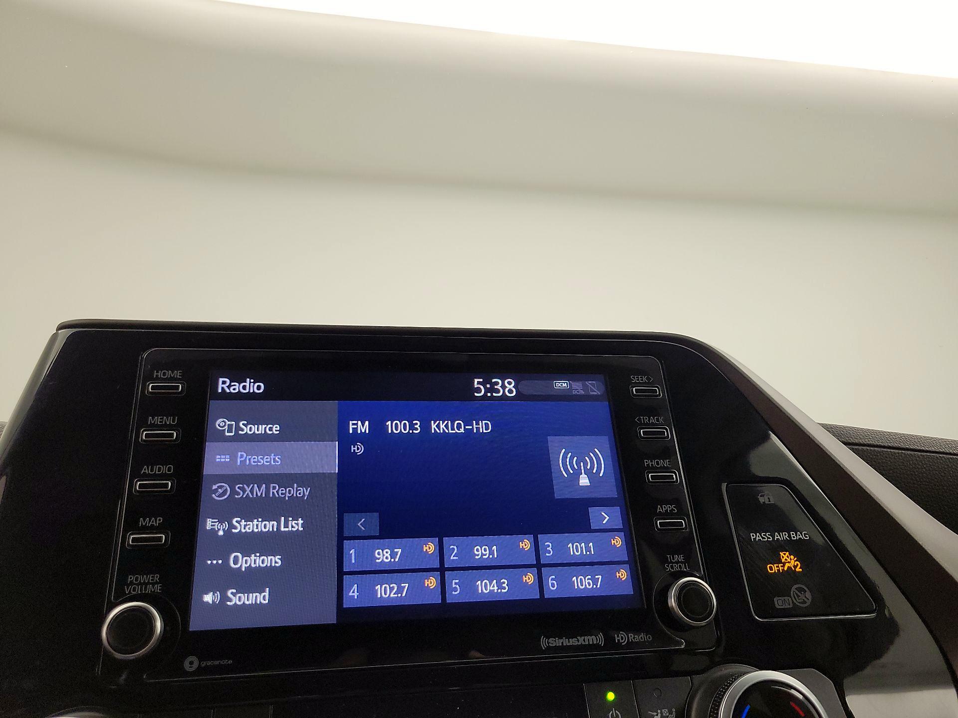 Thumbnail: 2021 Toyota Highlander - 15