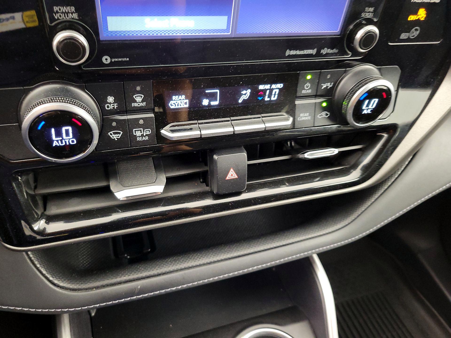 Thumbnail: 2021 Toyota Highlander - 16