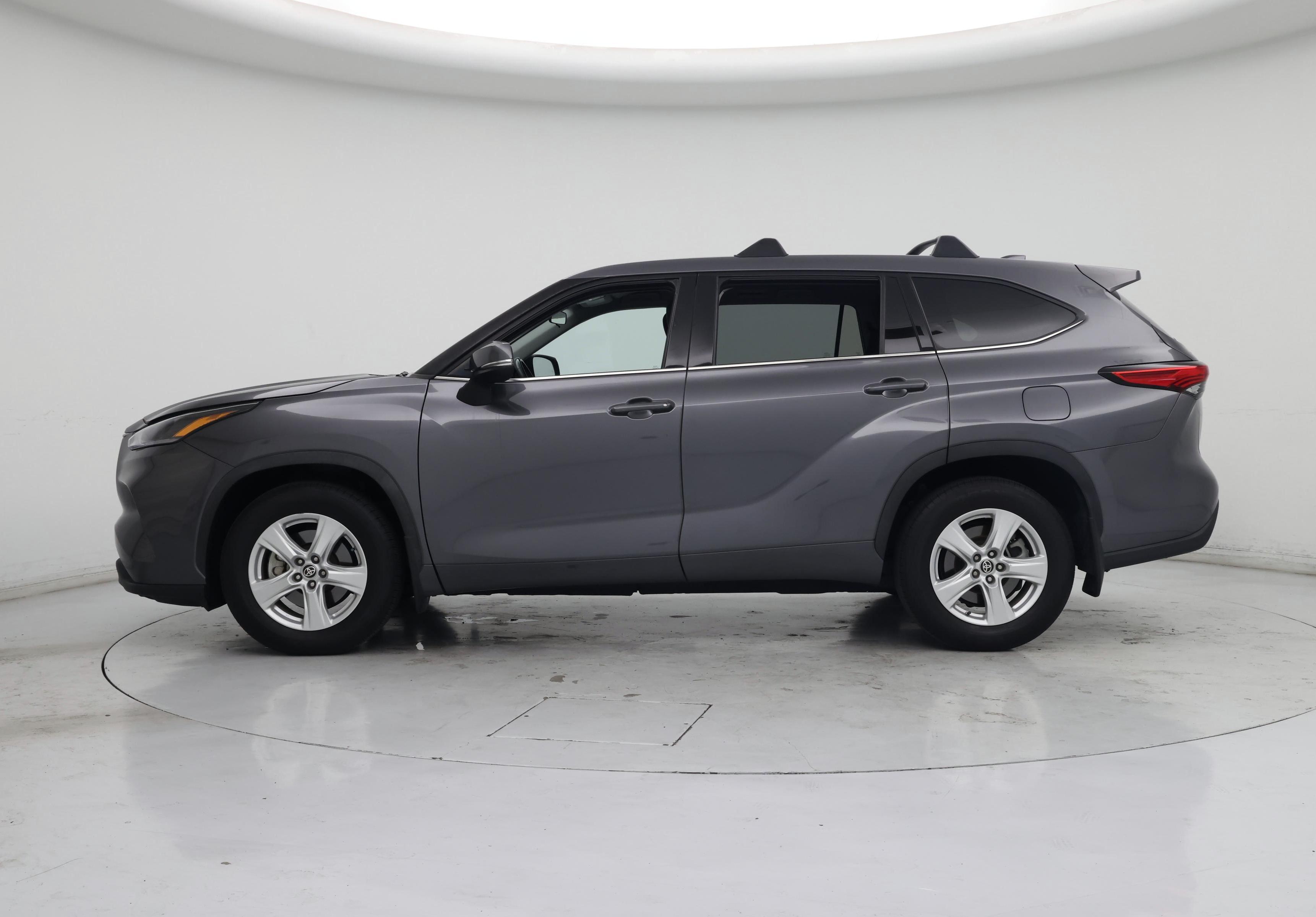 Thumbnail: 2021 Toyota Highlander - 3