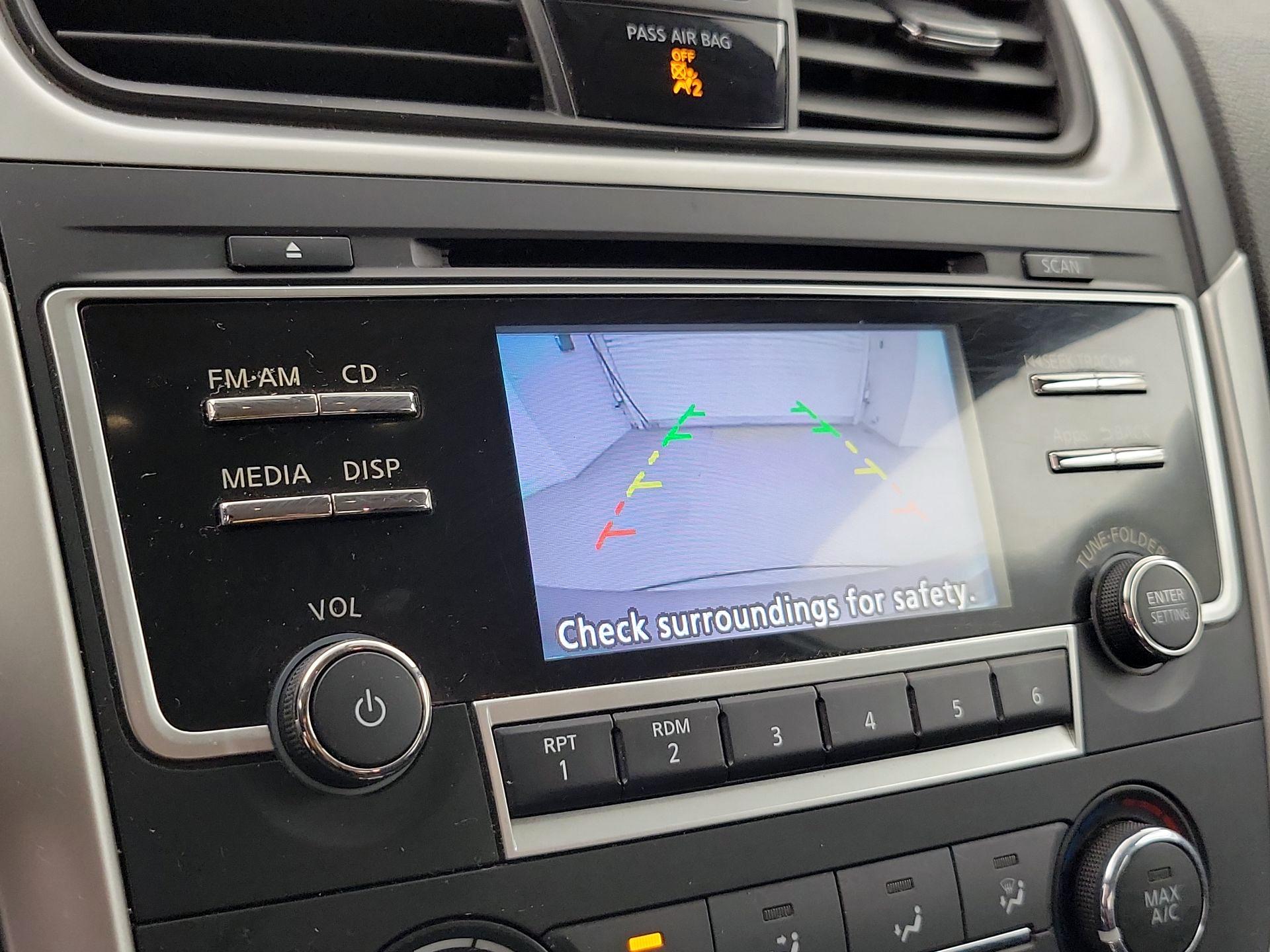 Thumbnail: 2016 Nissan Altima - 14