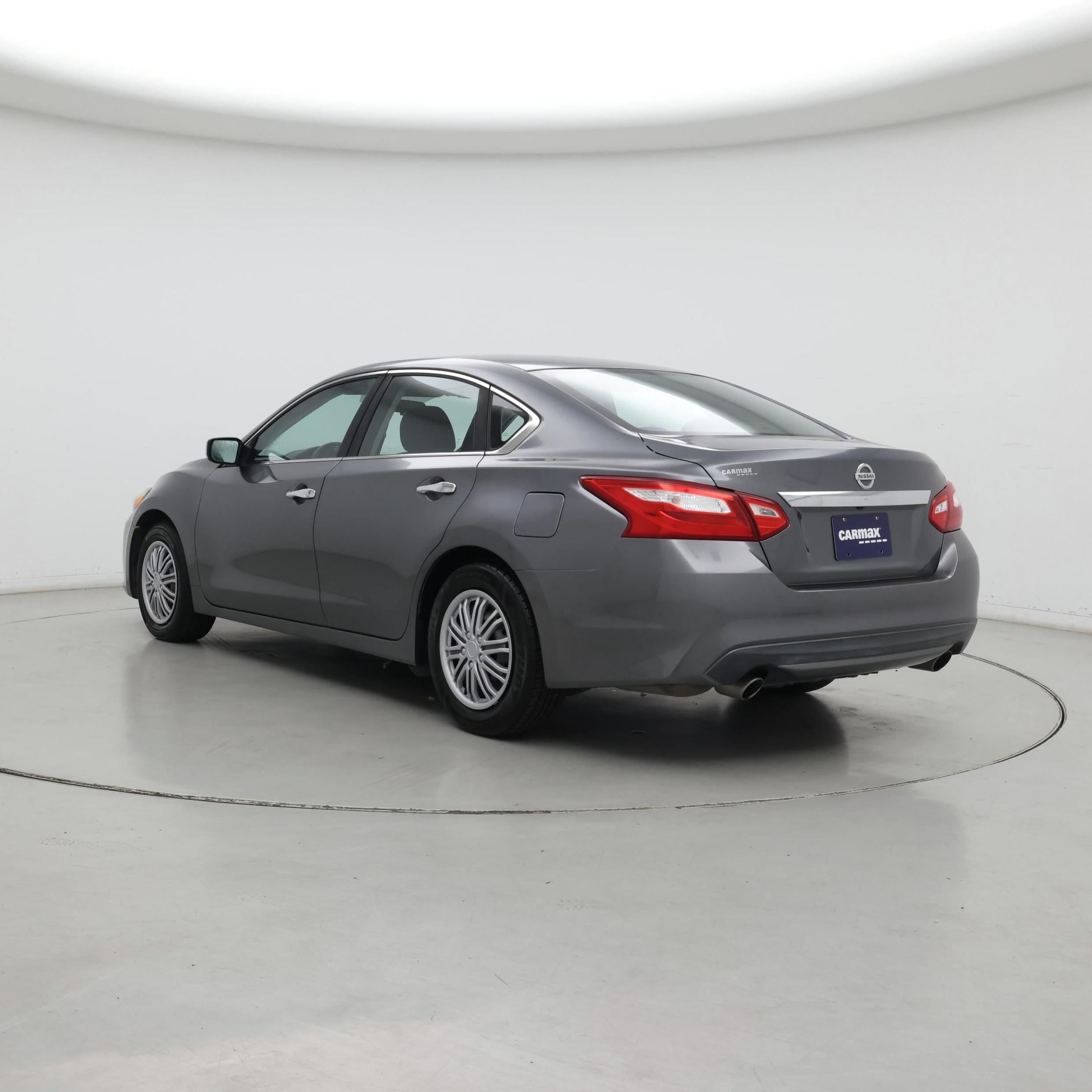 Thumbnail: 2016 Nissan Altima - 2