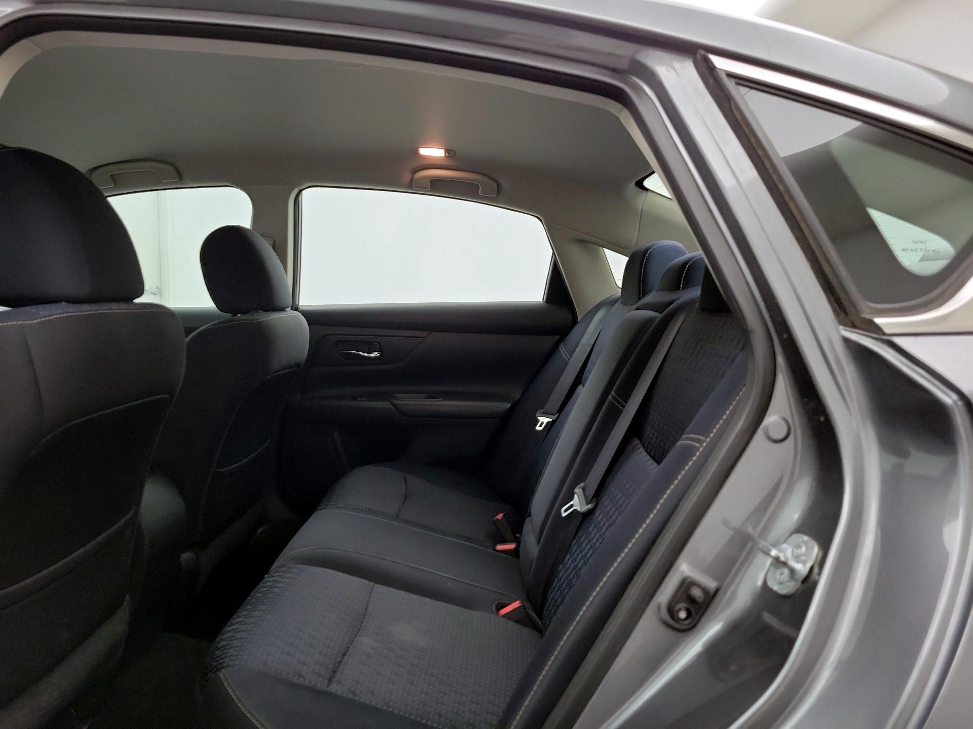 Thumbnail: 2016 Nissan Altima - 19