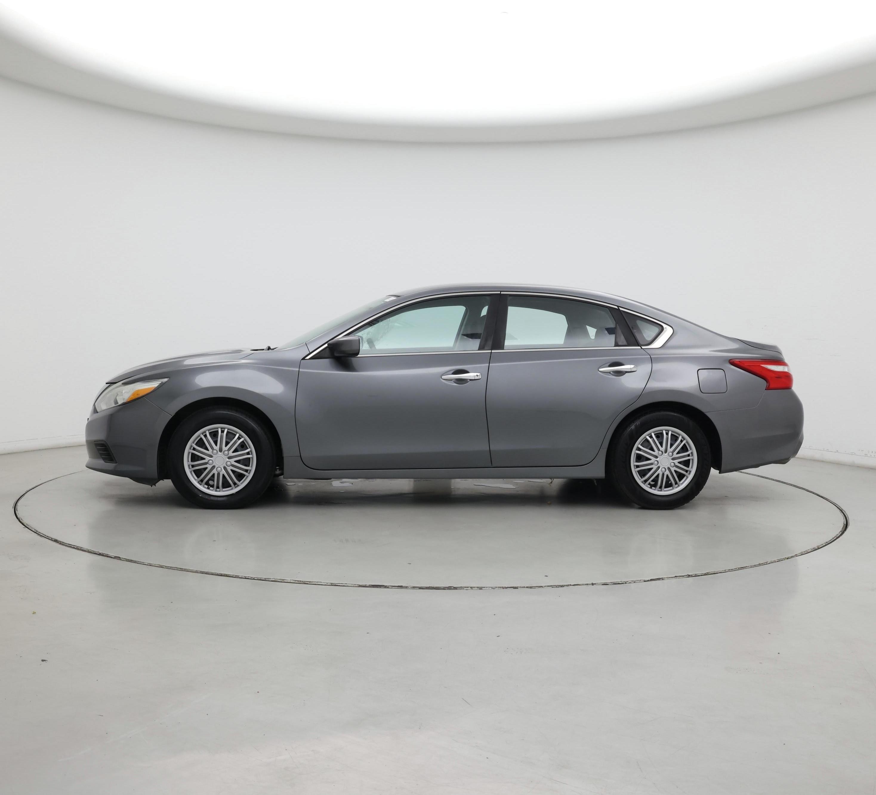 Thumbnail: 2016 Nissan Altima - 3