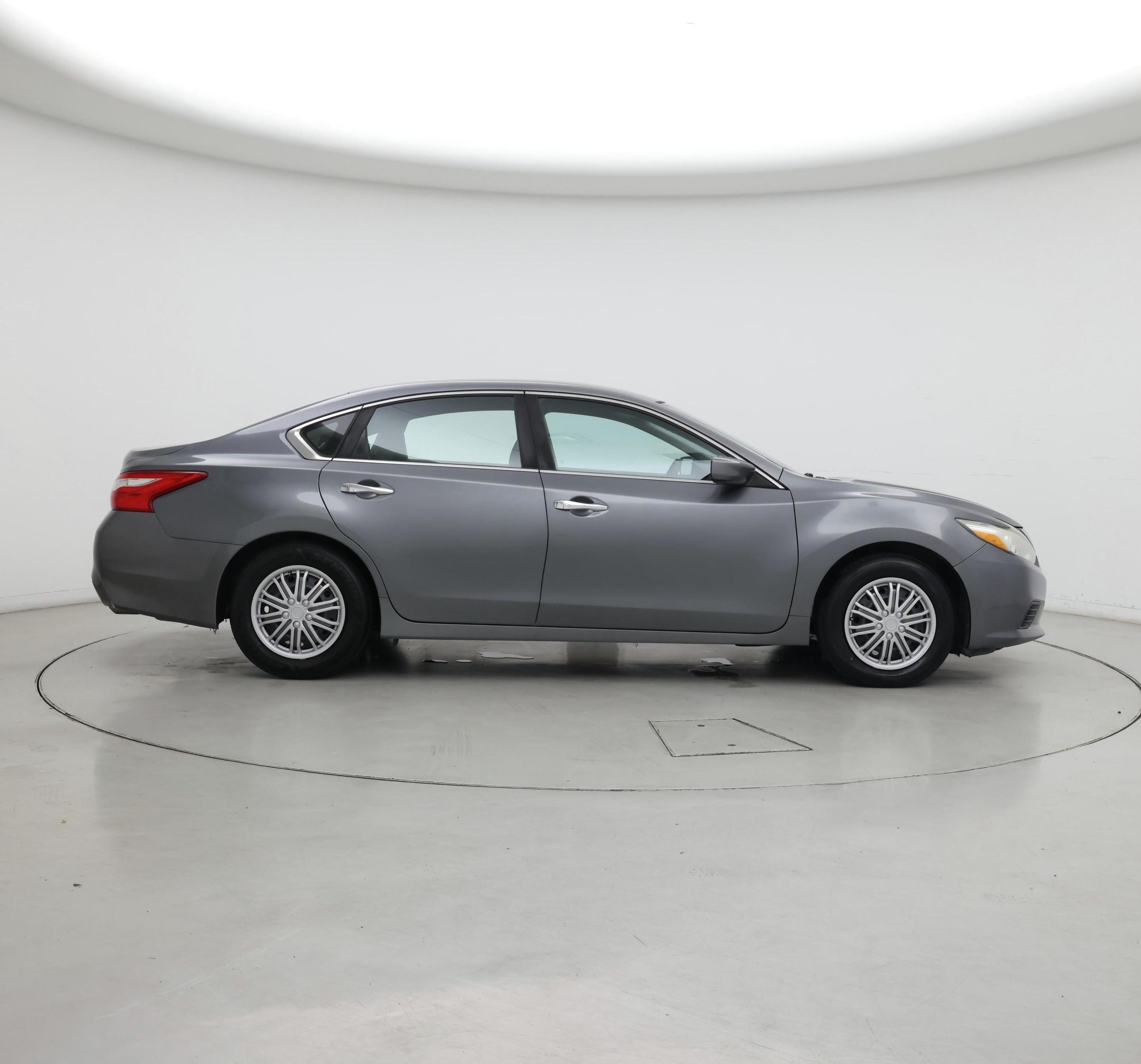 Thumbnail: 2016 Nissan Altima - 7