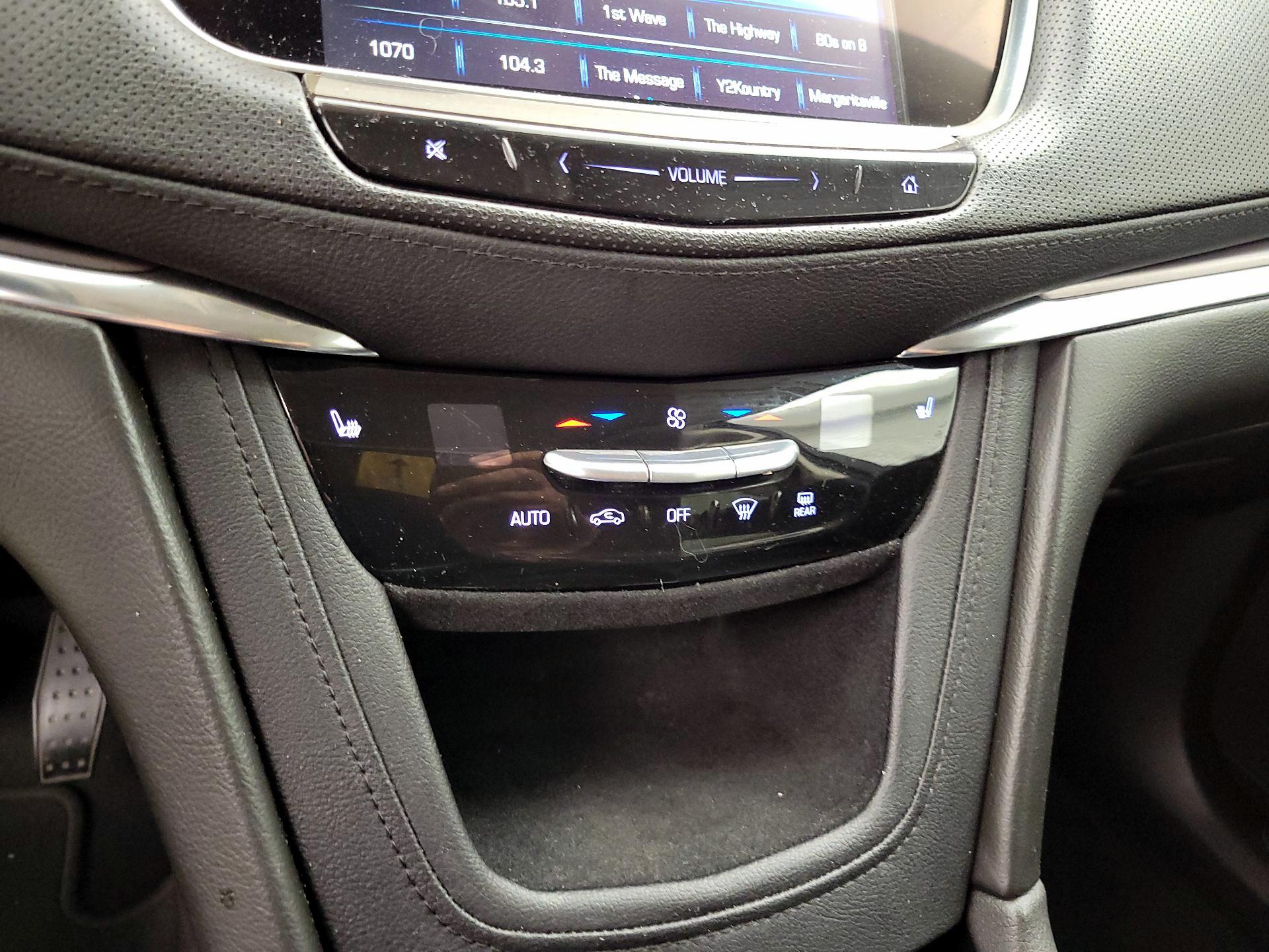 Thumbnail: 2019 Cadillac XT5 - 15