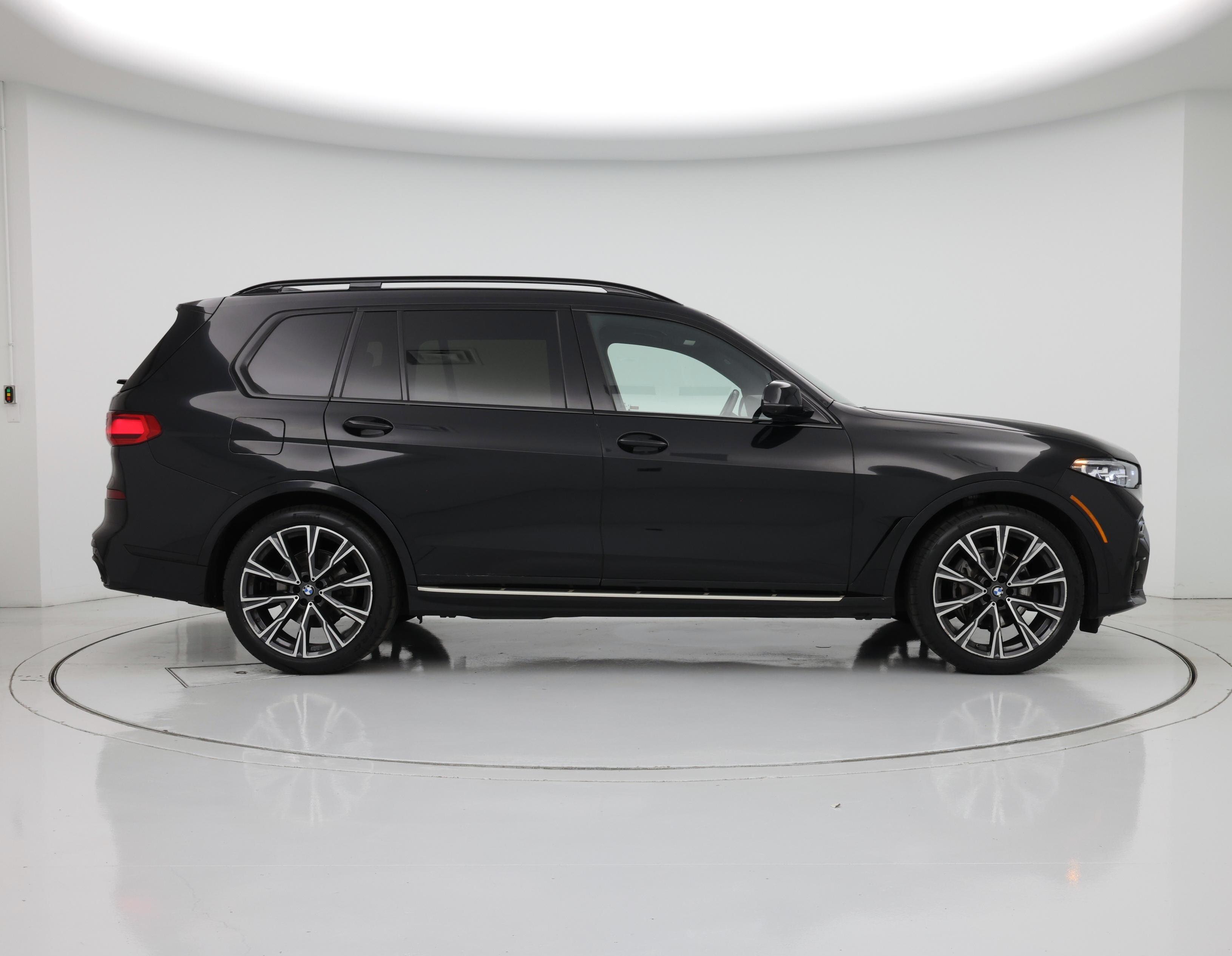Thumbnail: 2022 BMW X7 - 7