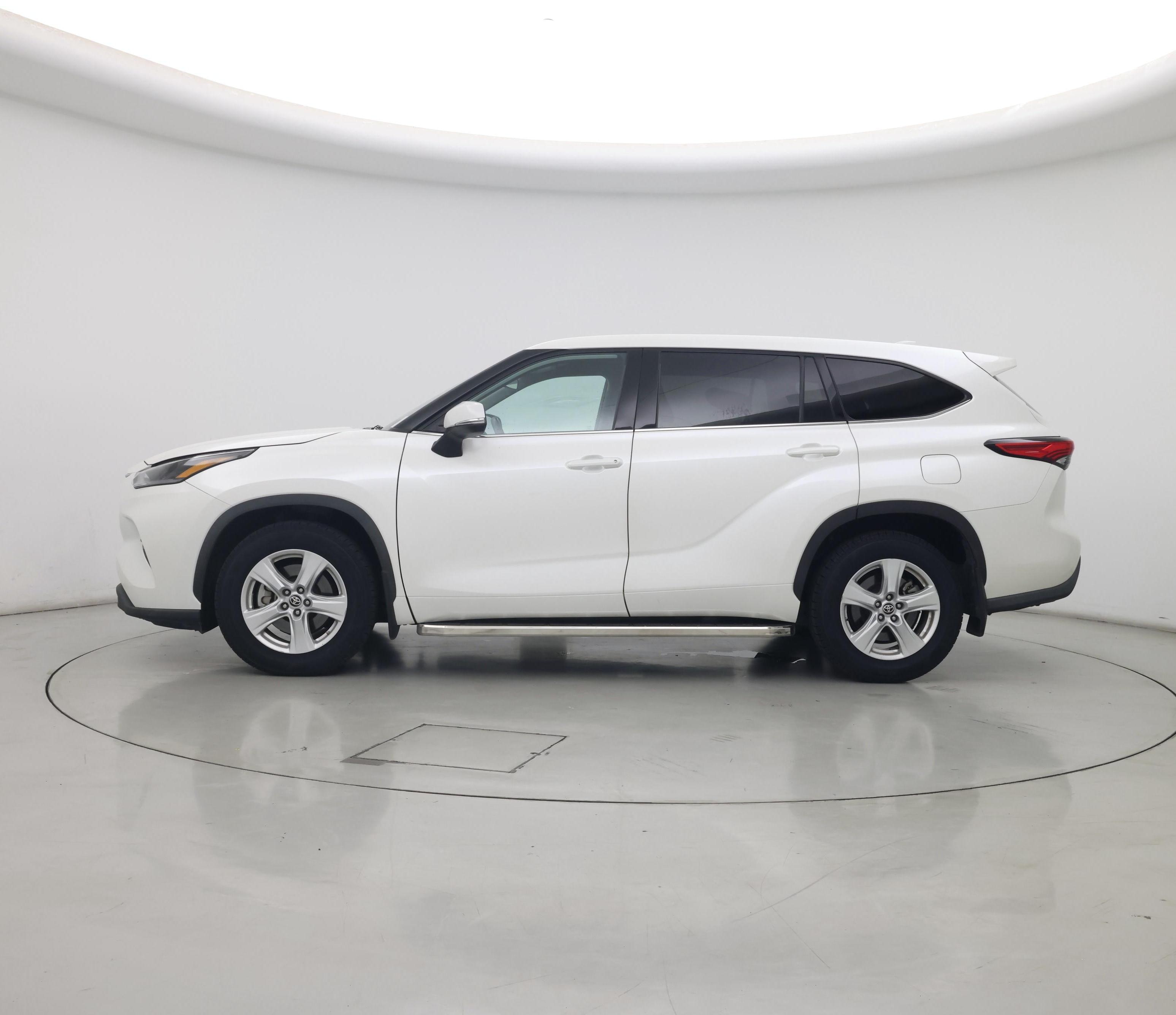 Thumbnail: 2021 Toyota Highlander - 3