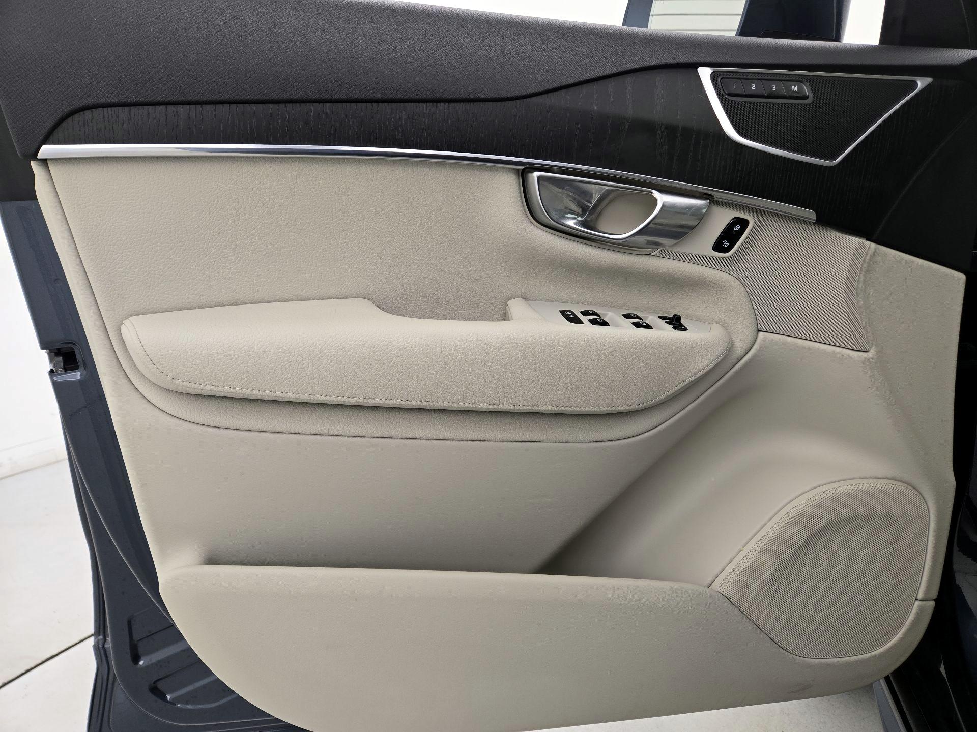 Thumbnail: 2020 Volvo XC90 - 12