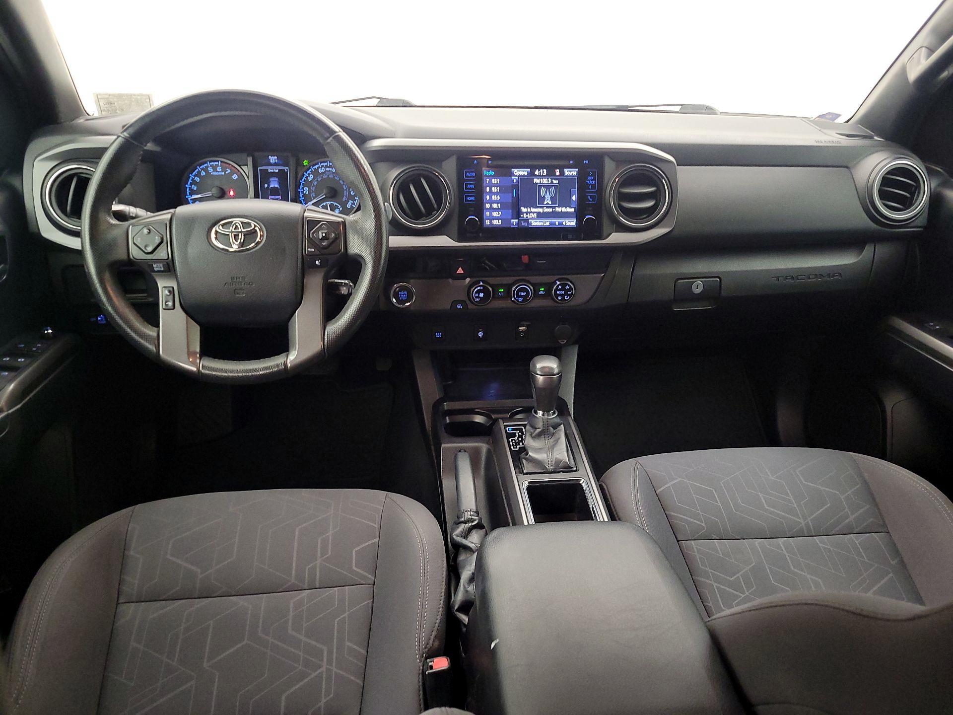 Thumbnail: 2016 Toyota Tacoma - 9
