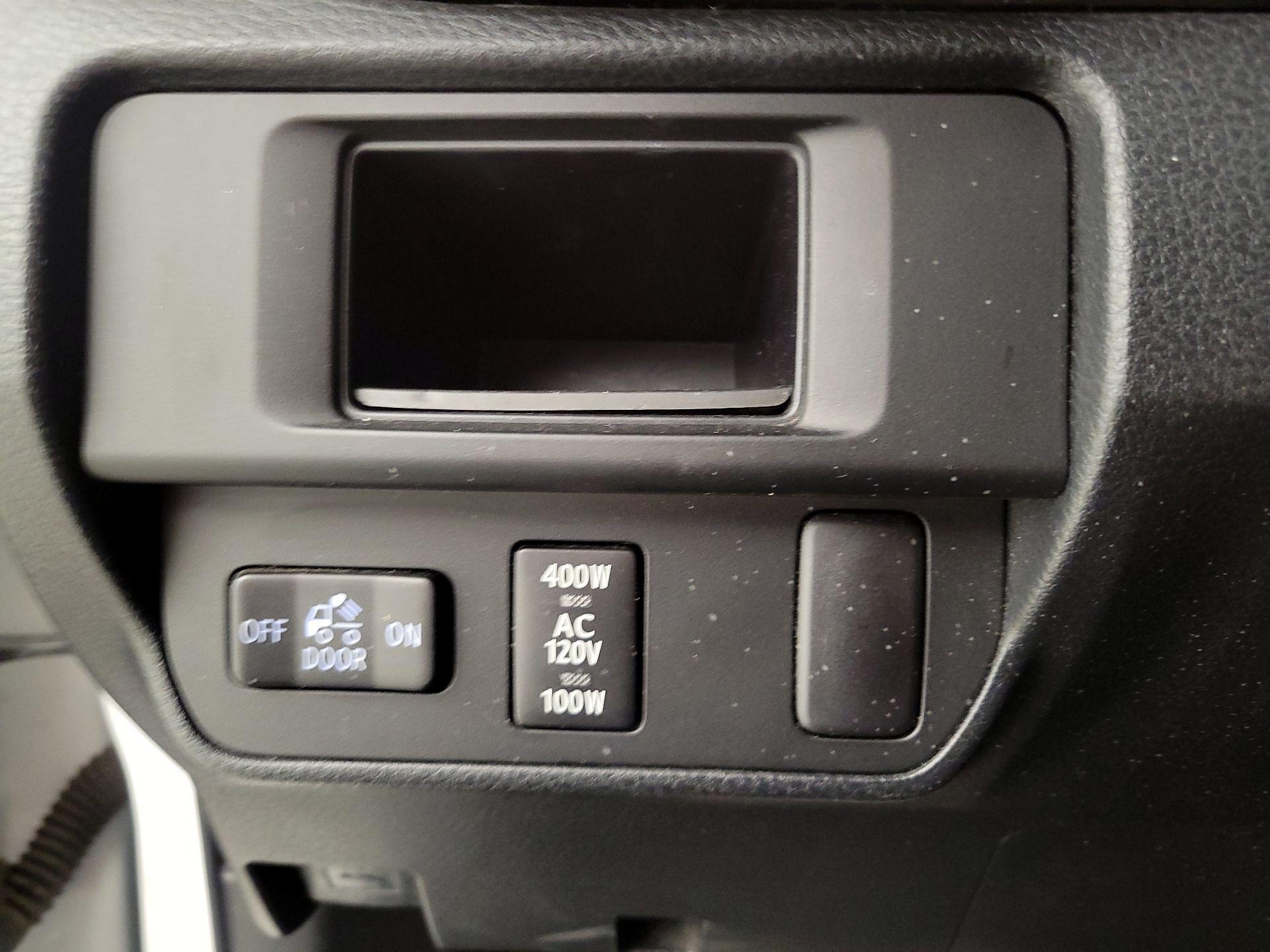 Thumbnail: 2016 Toyota Tacoma - 13