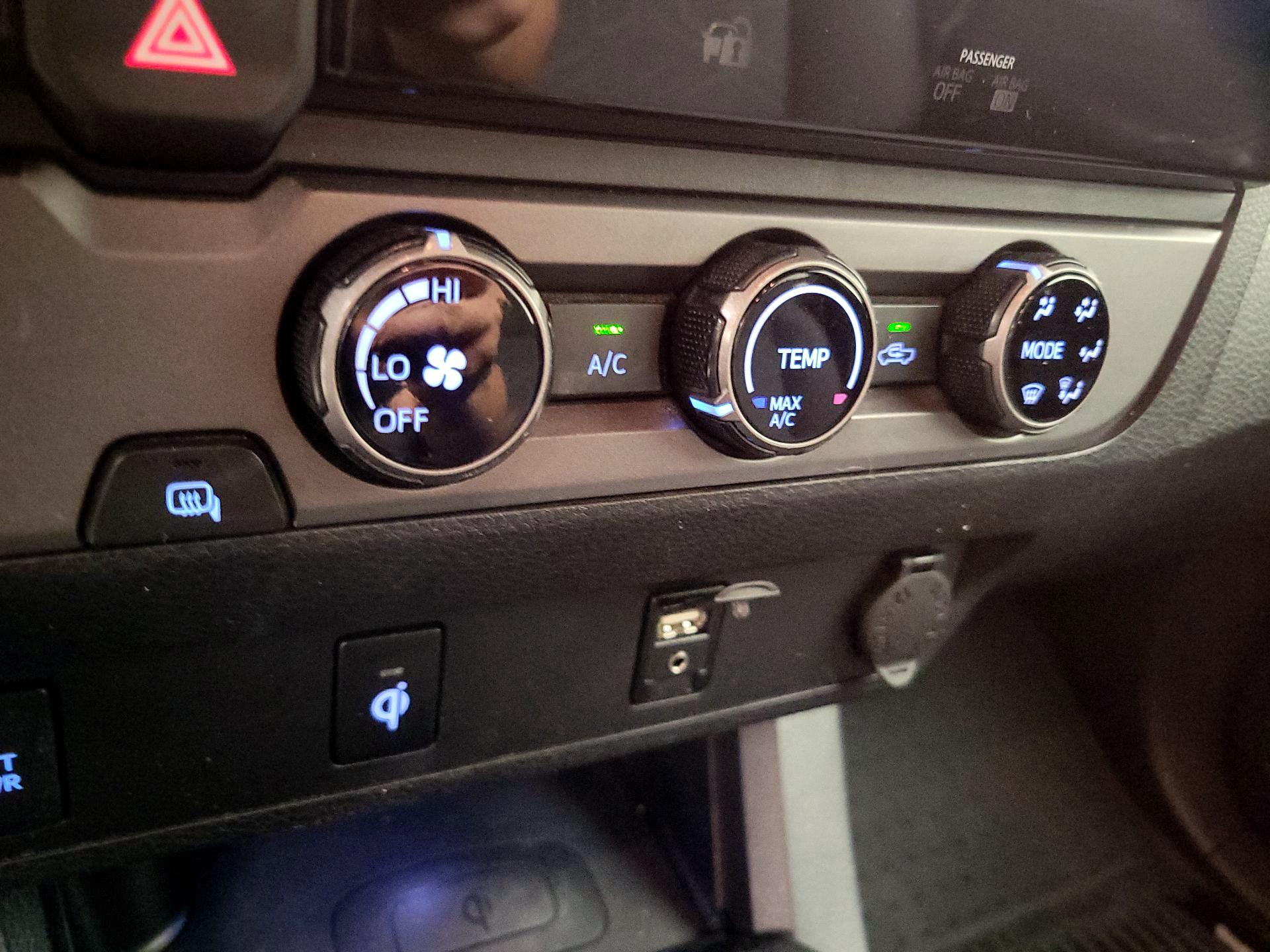 Thumbnail: 2016 Toyota Tacoma - 16