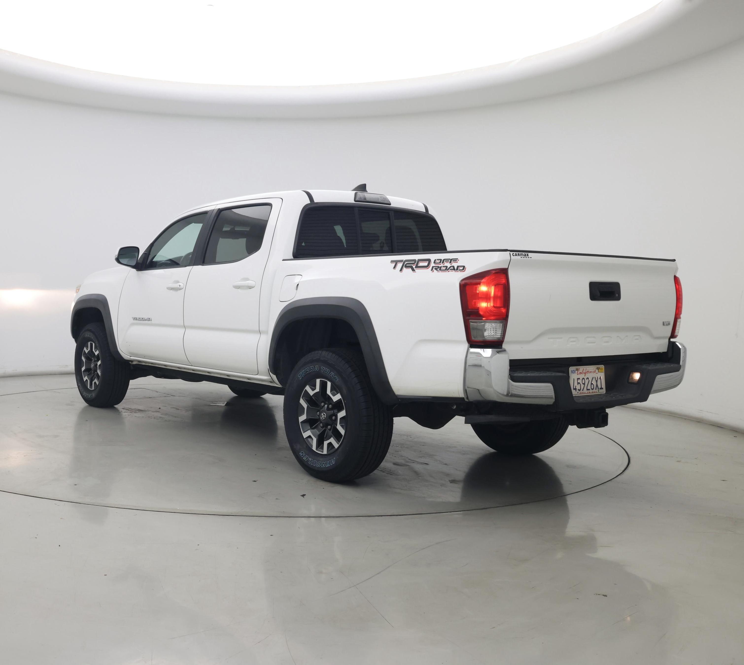 Thumbnail: 2016 Toyota Tacoma - 2