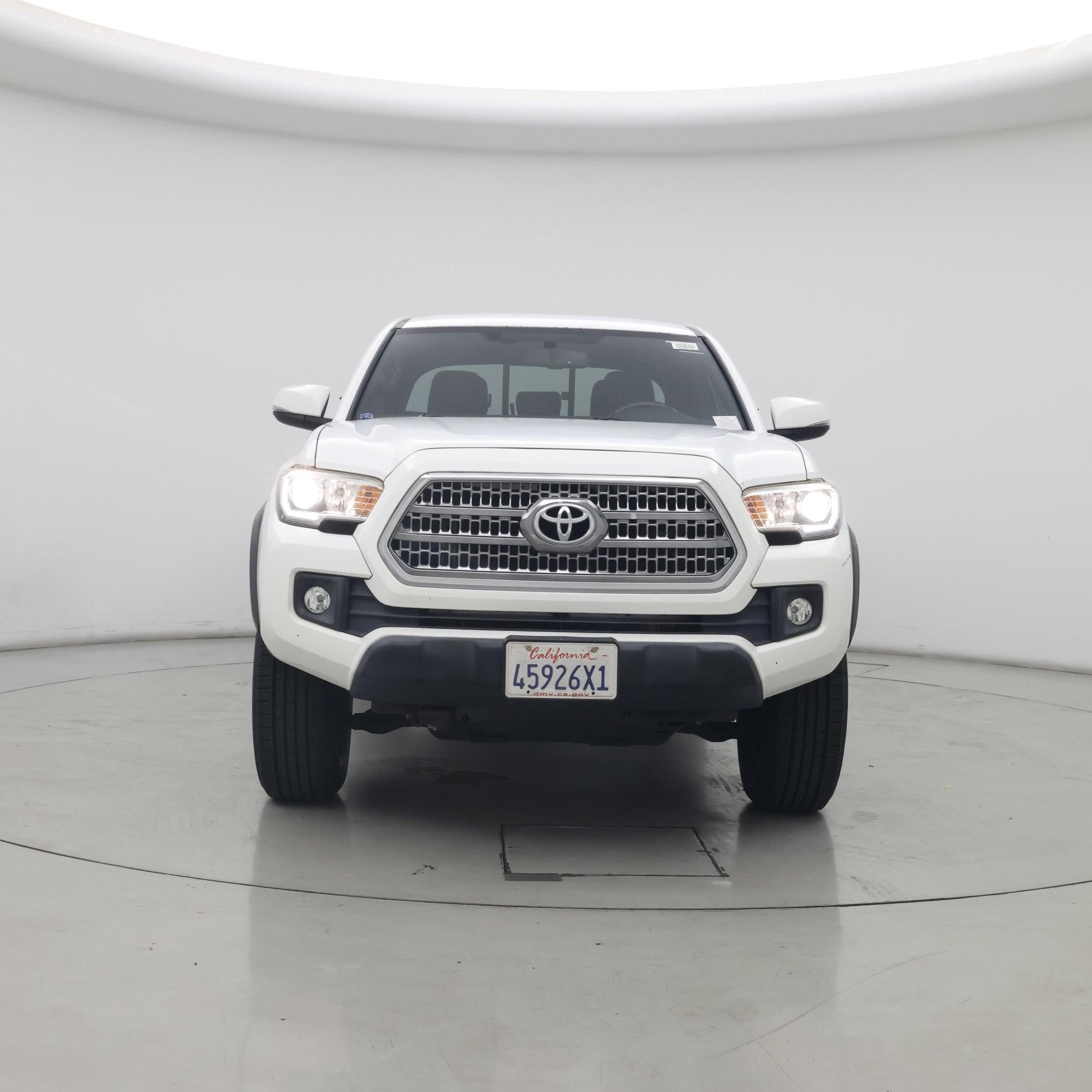 Thumbnail: 2016 Toyota Tacoma - 5