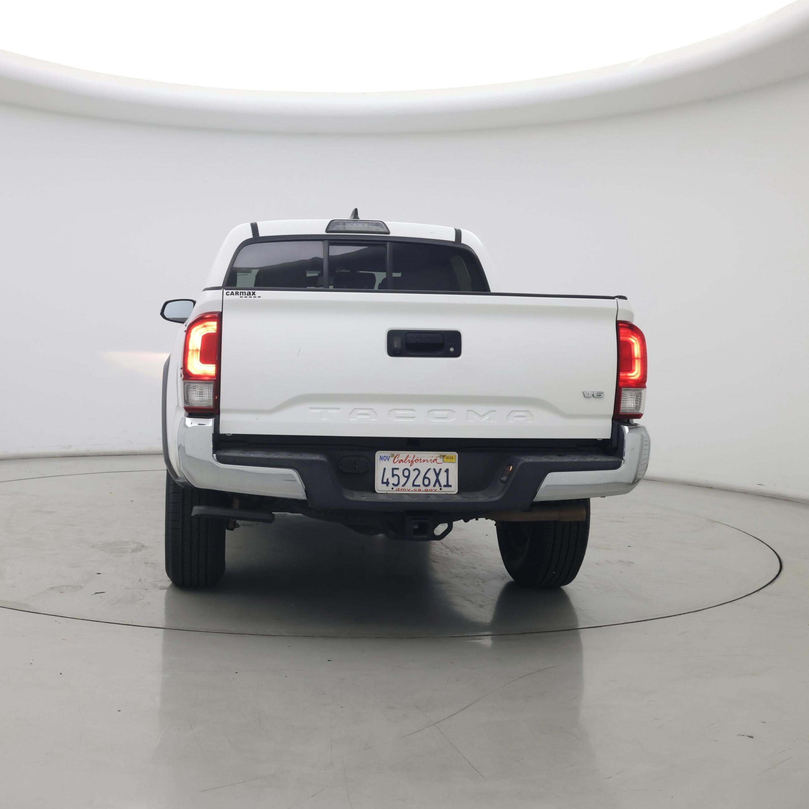Thumbnail: 2016 Toyota Tacoma - 6