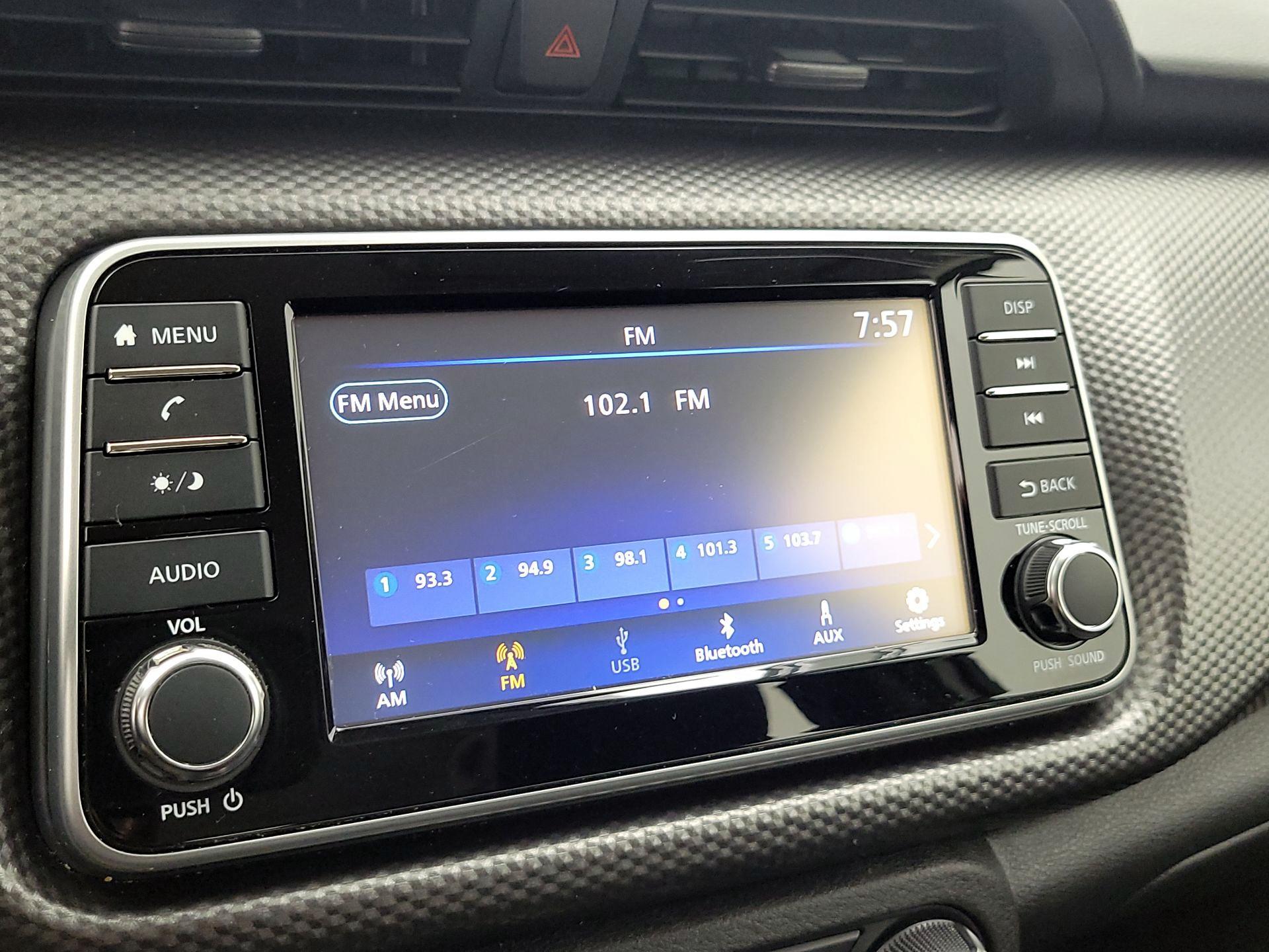 Thumbnail: 2020 Nissan Kicks - 15