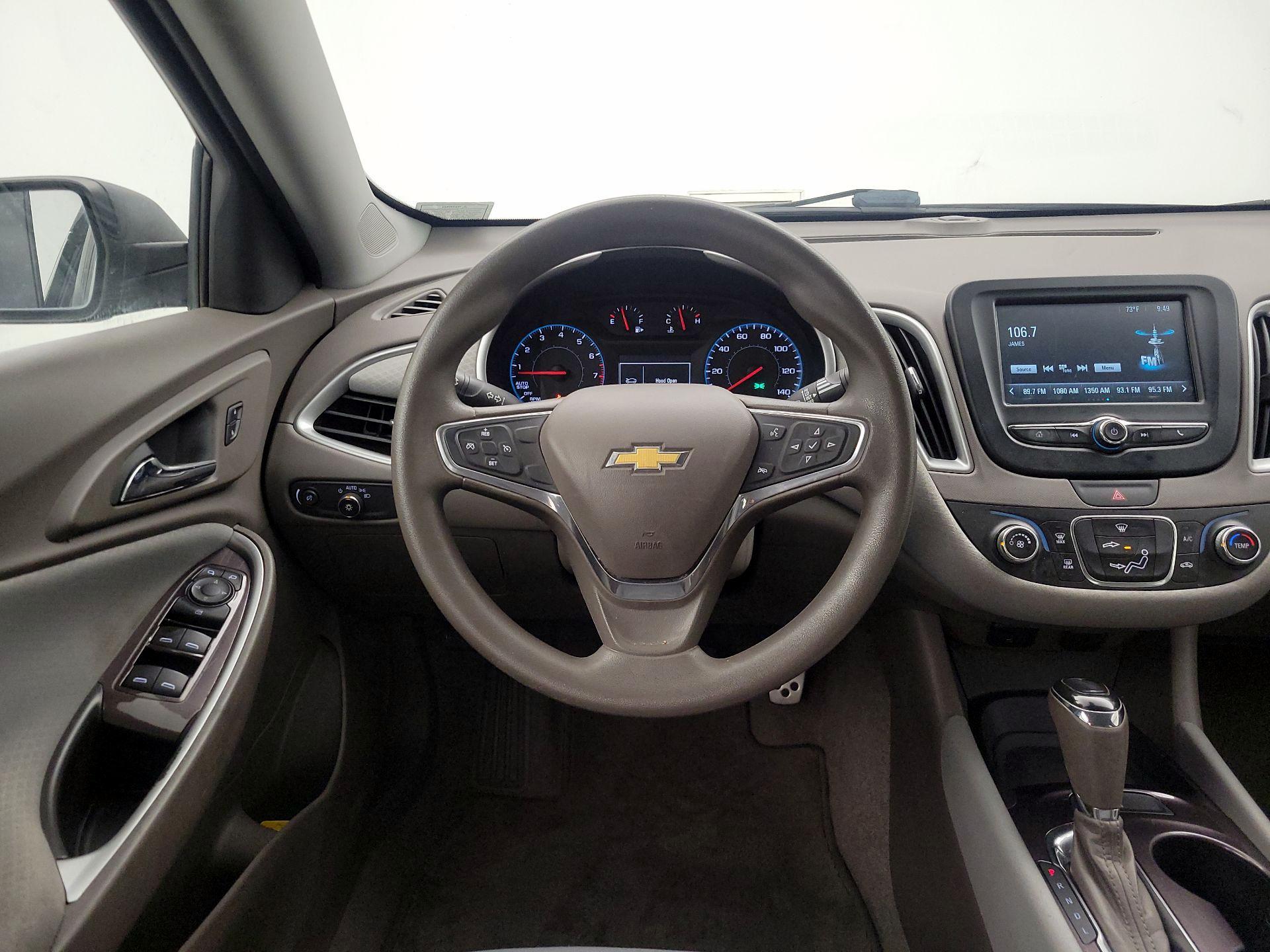 Thumbnail: 2016 Chevrolet Malibu - 10
