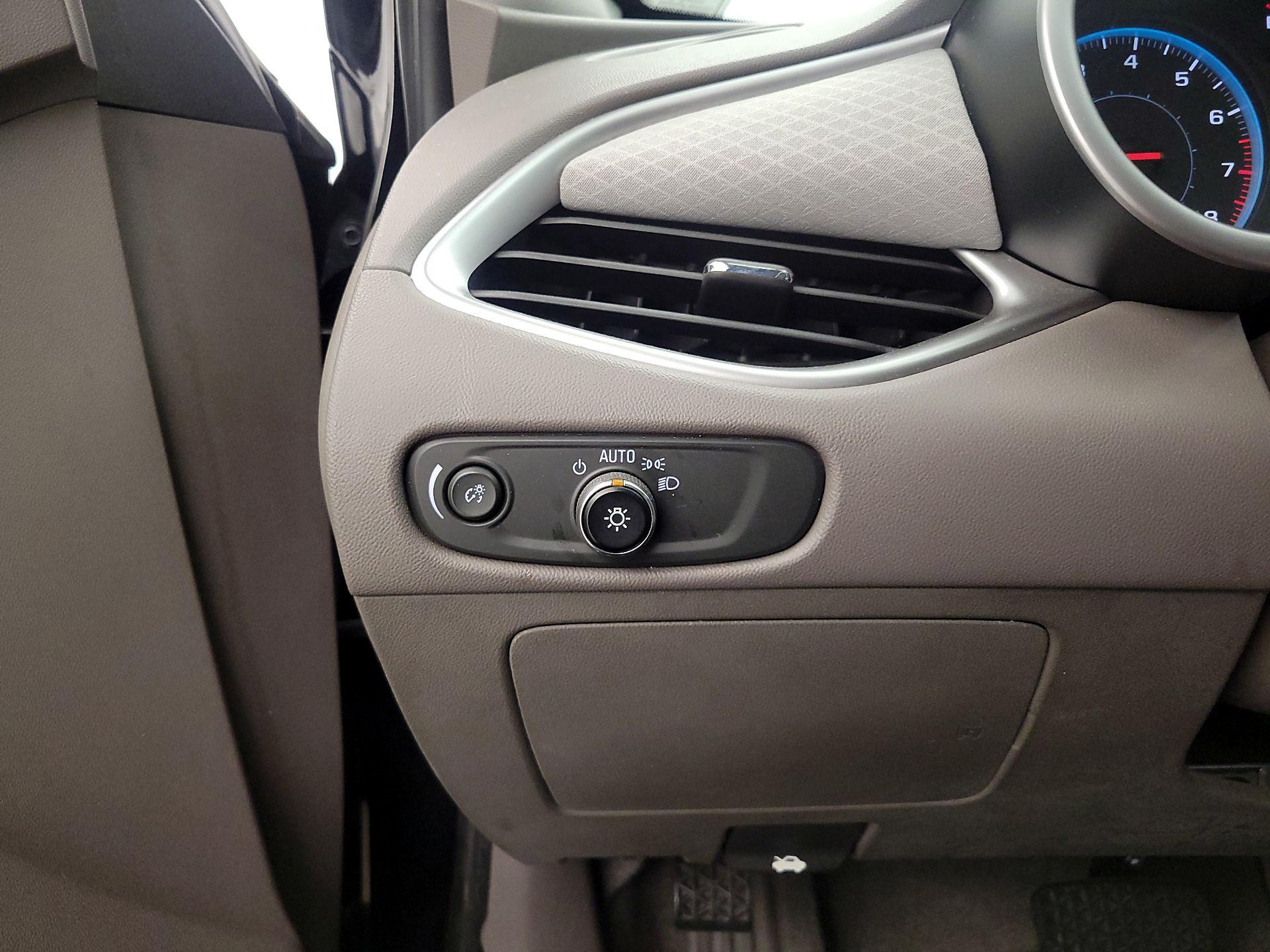 Thumbnail: 2016 Chevrolet Malibu - 13