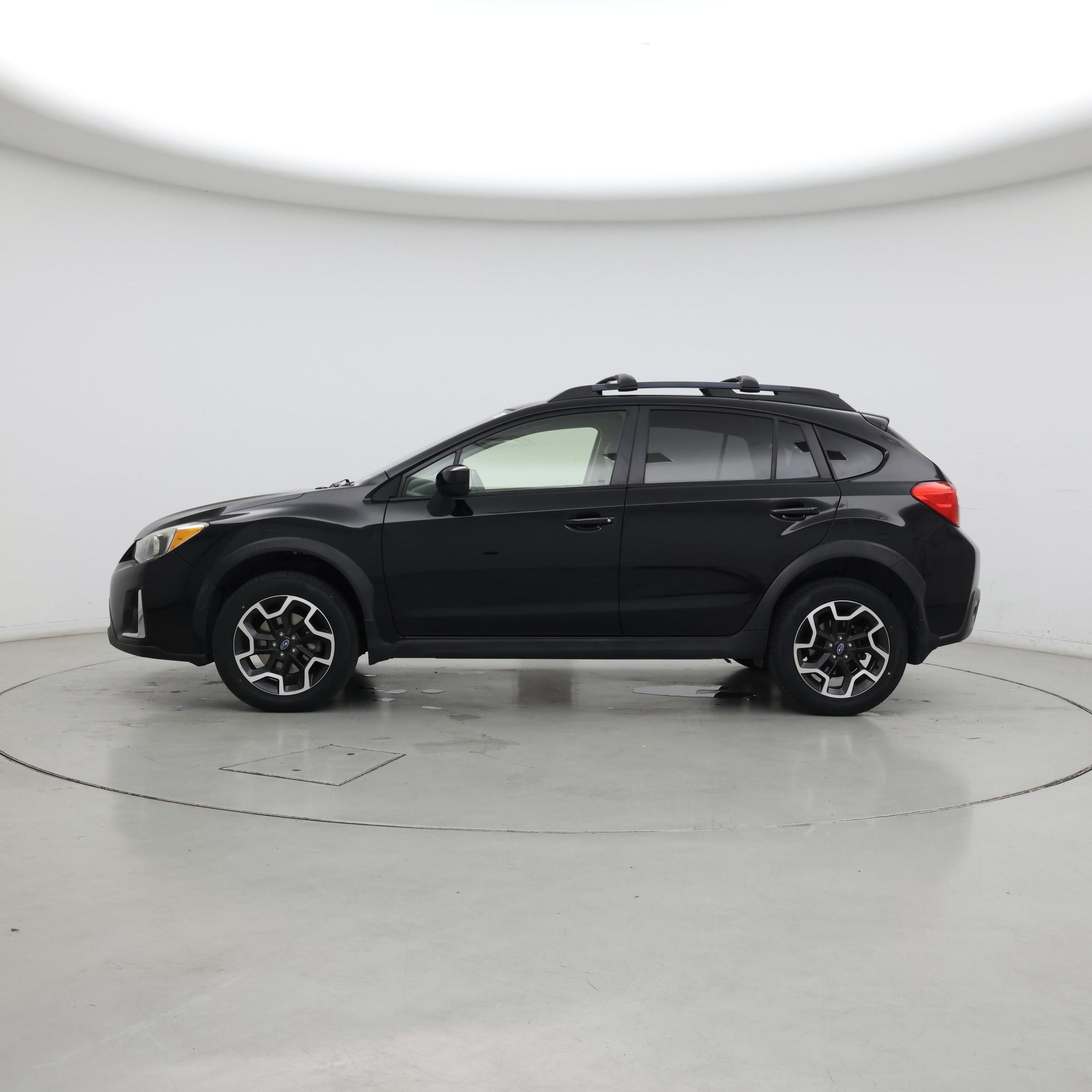 Thumbnail: 2017 Subaru Crosstrek - 3