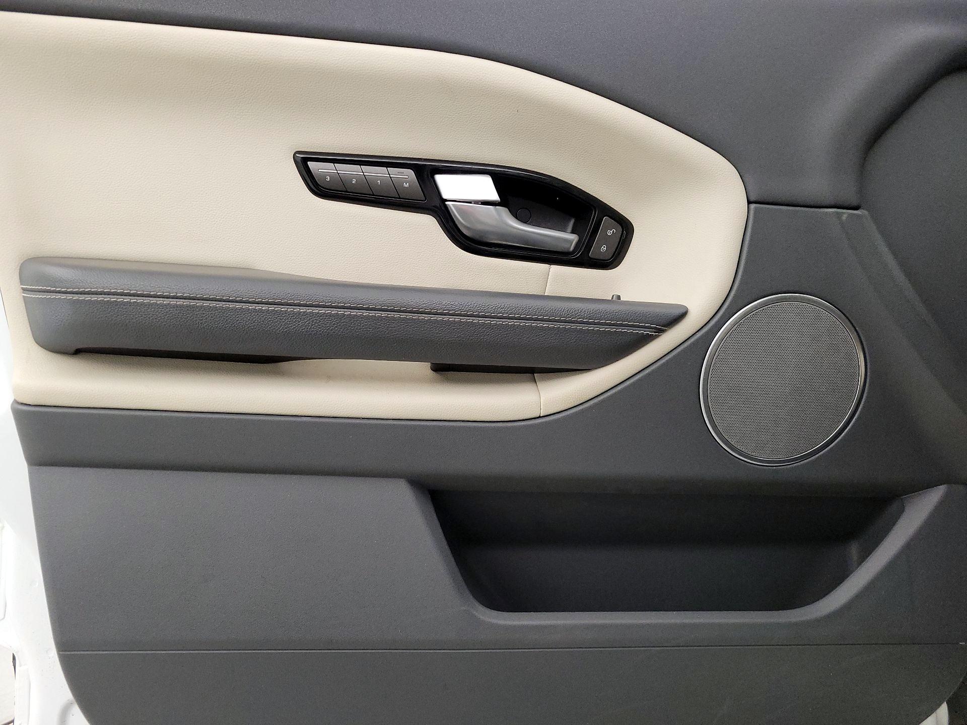 Thumbnail: 2019 Land Rover Range Rover Evoque - 12