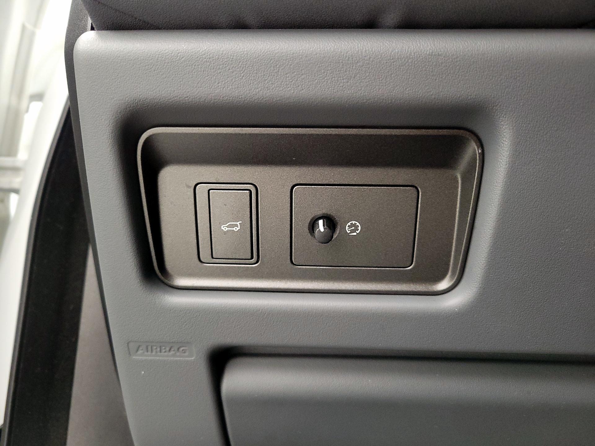 Thumbnail: 2019 Land Rover Range Rover Evoque - 13