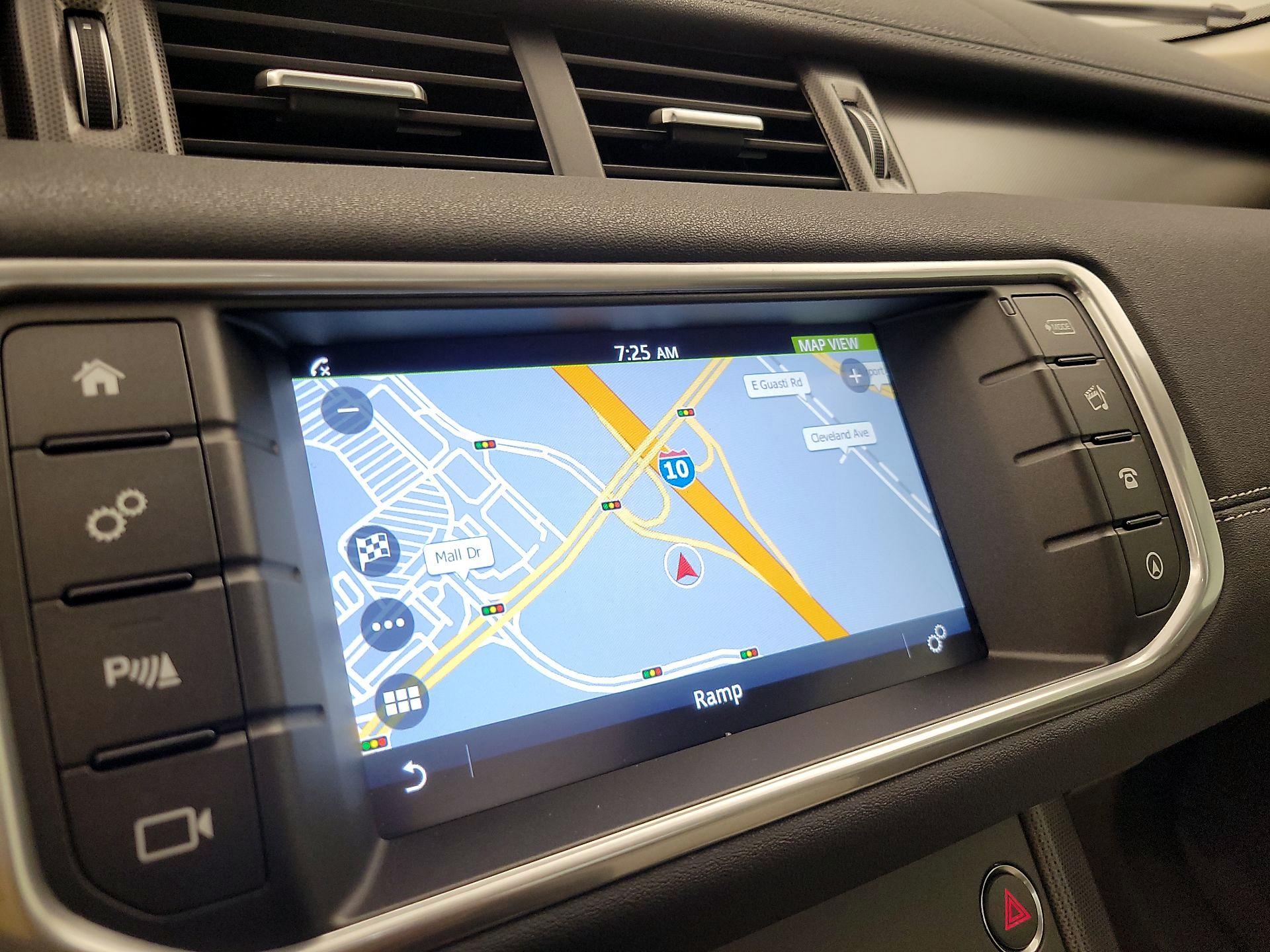 Thumbnail: 2019 Land Rover Range Rover Evoque - 14