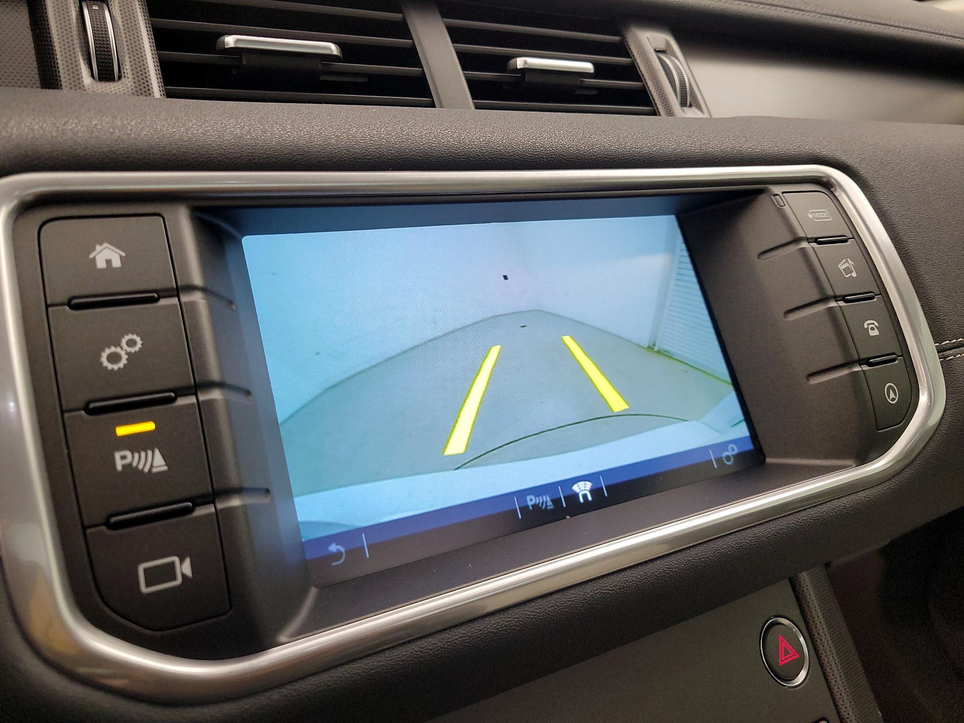 Thumbnail: 2019 Land Rover Range Rover Evoque - 15