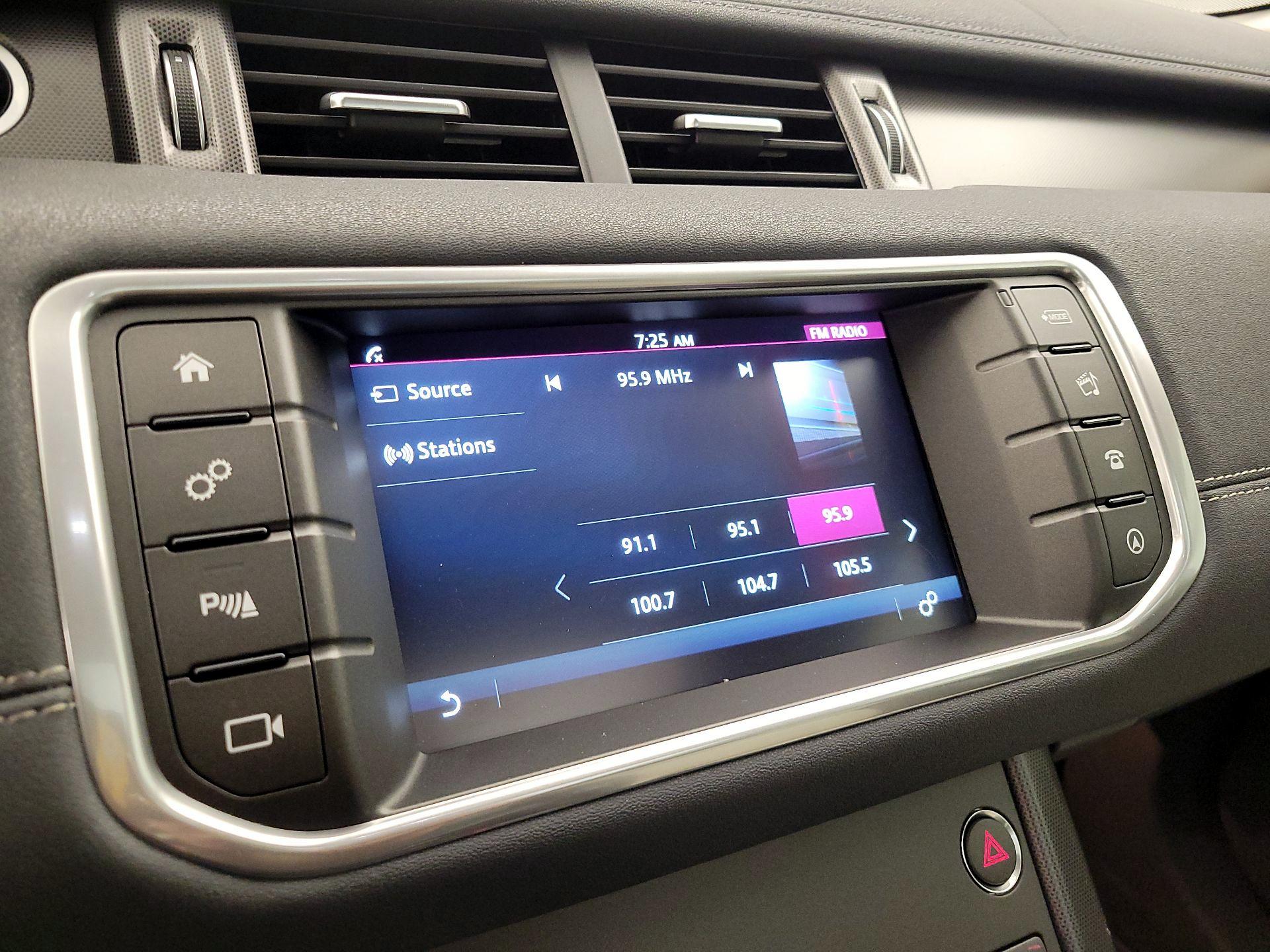 Thumbnail: 2019 Land Rover Range Rover Evoque - 16