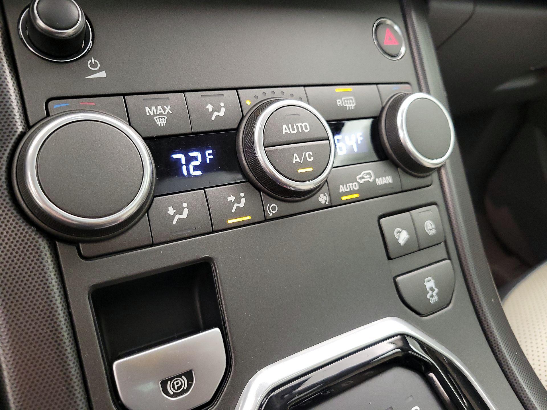 Thumbnail: 2019 Land Rover Range Rover Evoque - 17